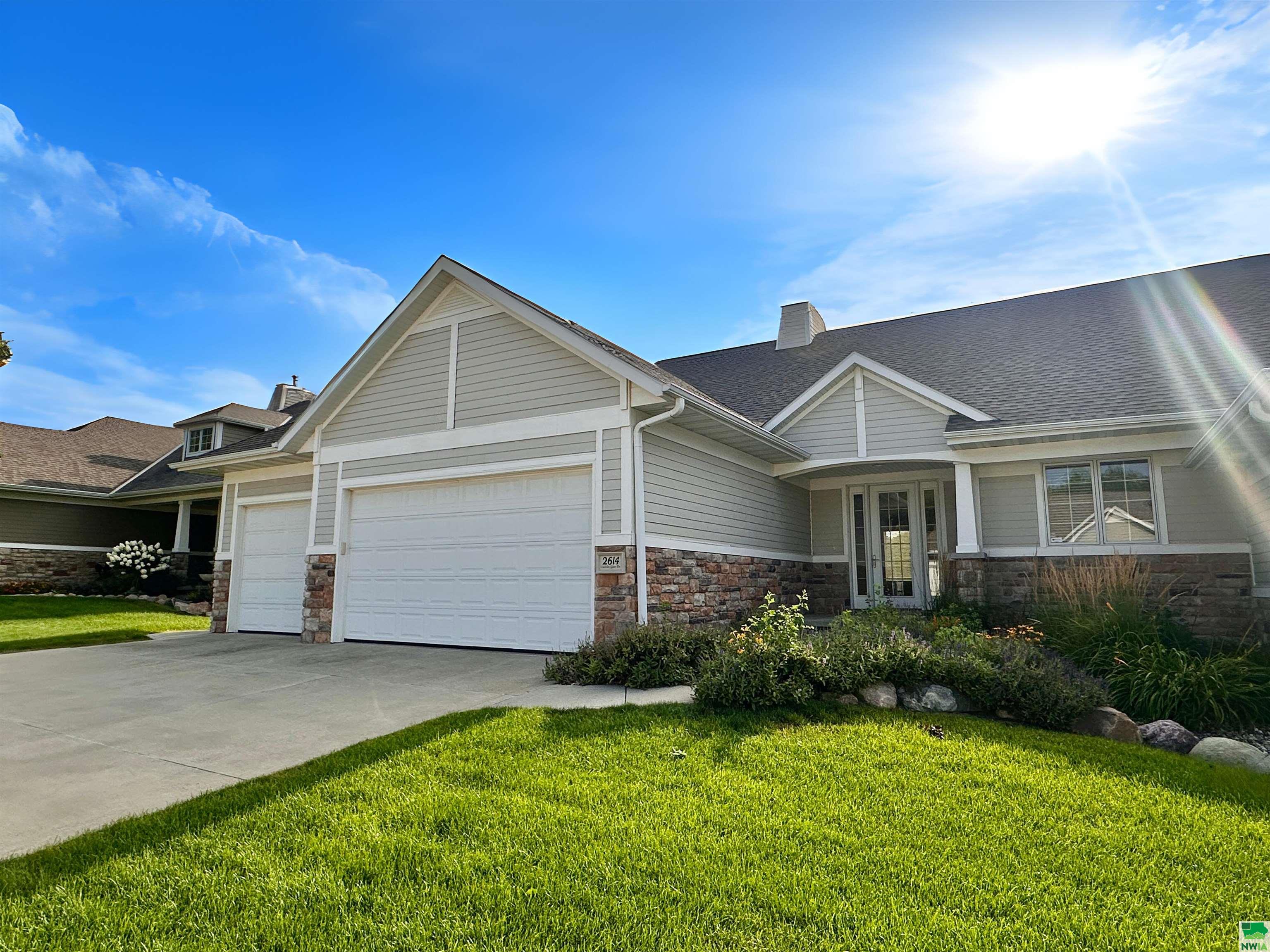 2614 Castles Gate Drive, Sioux City, IA 51106 