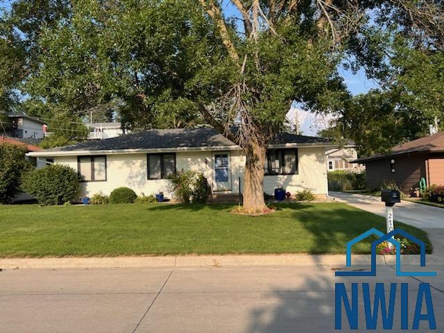 2704 Willow St, Sioux City, IA 51106 