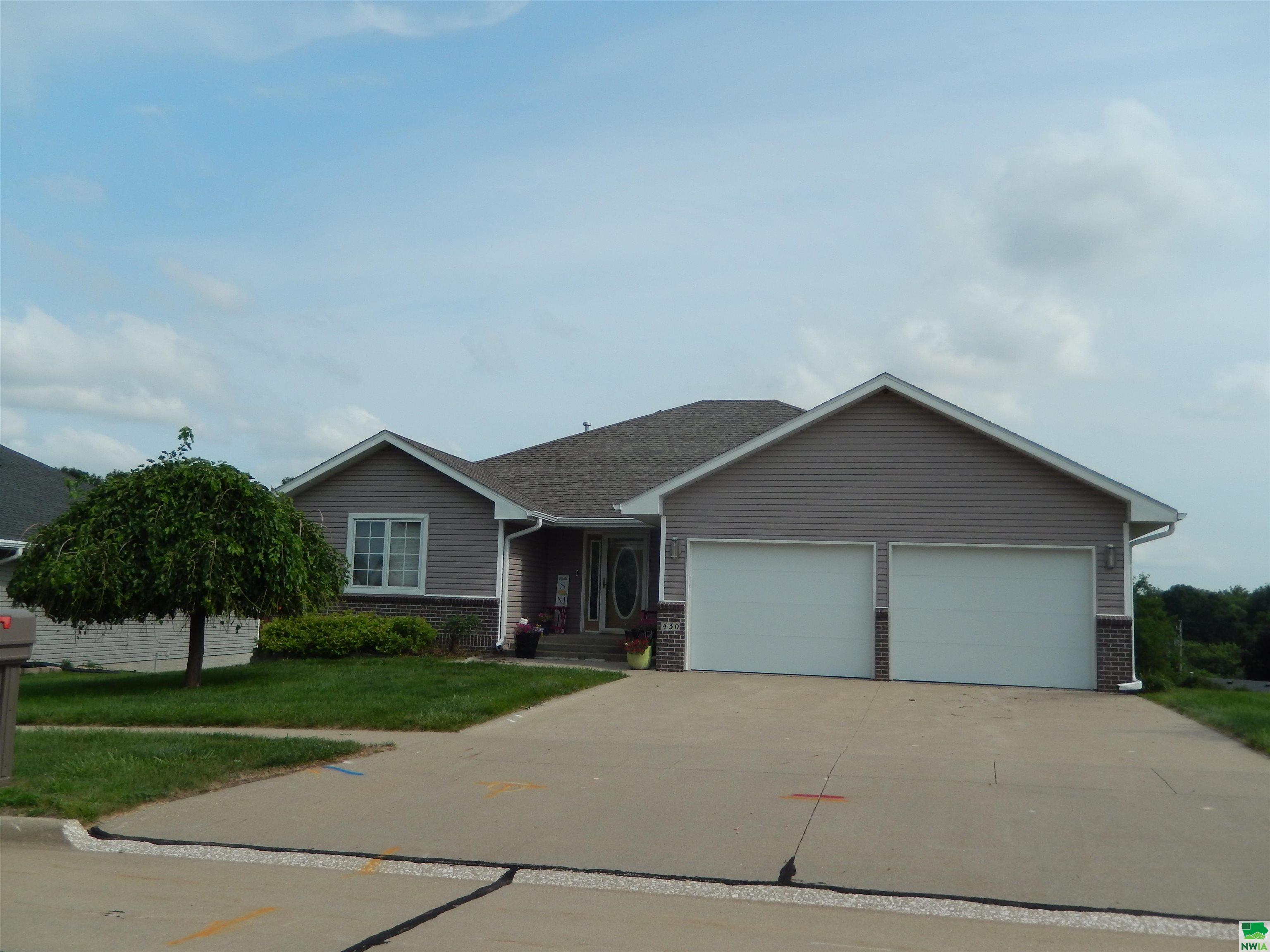 430 Essex St., Sioux City, IA 51103 