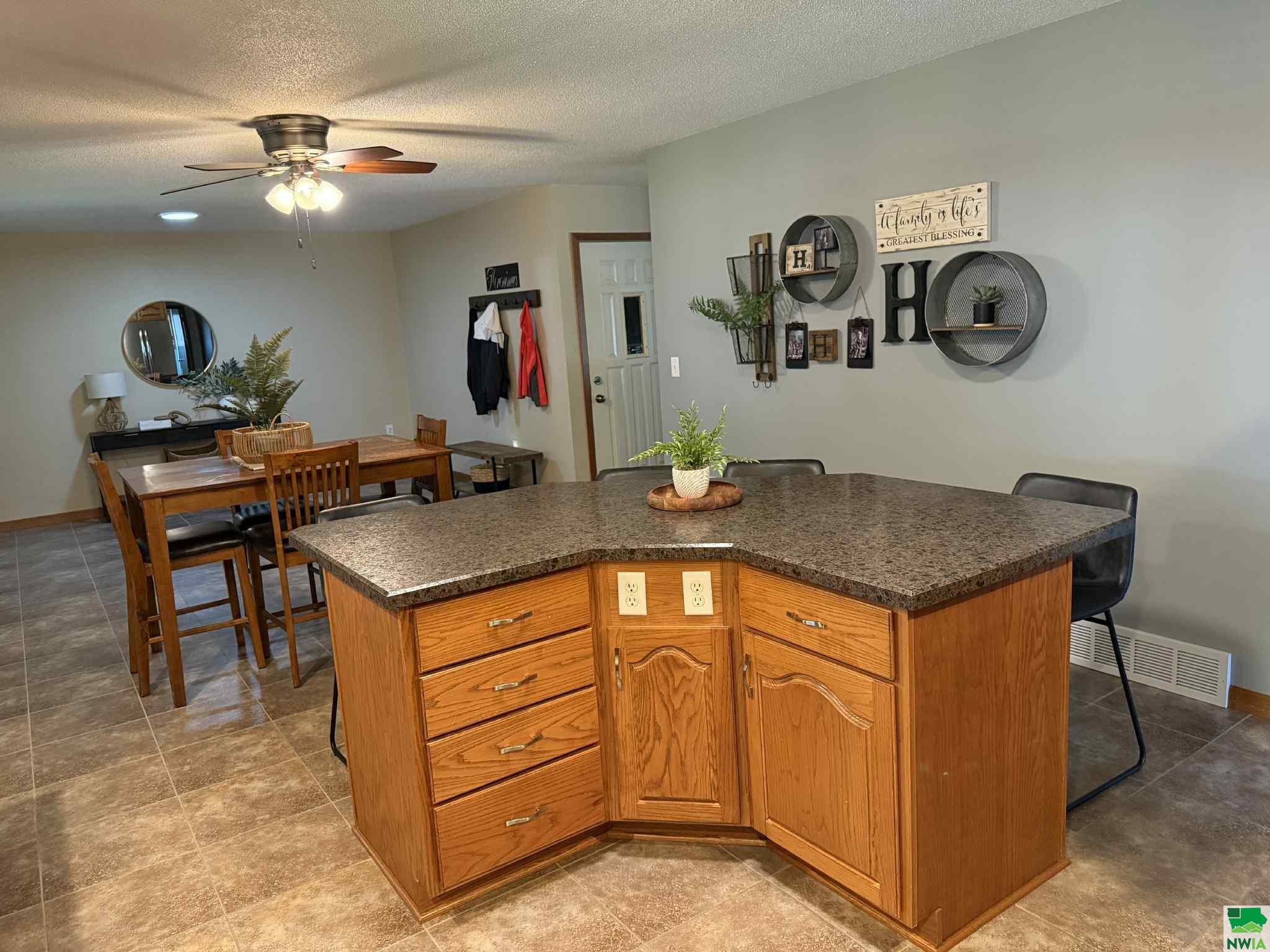 MLS #829686