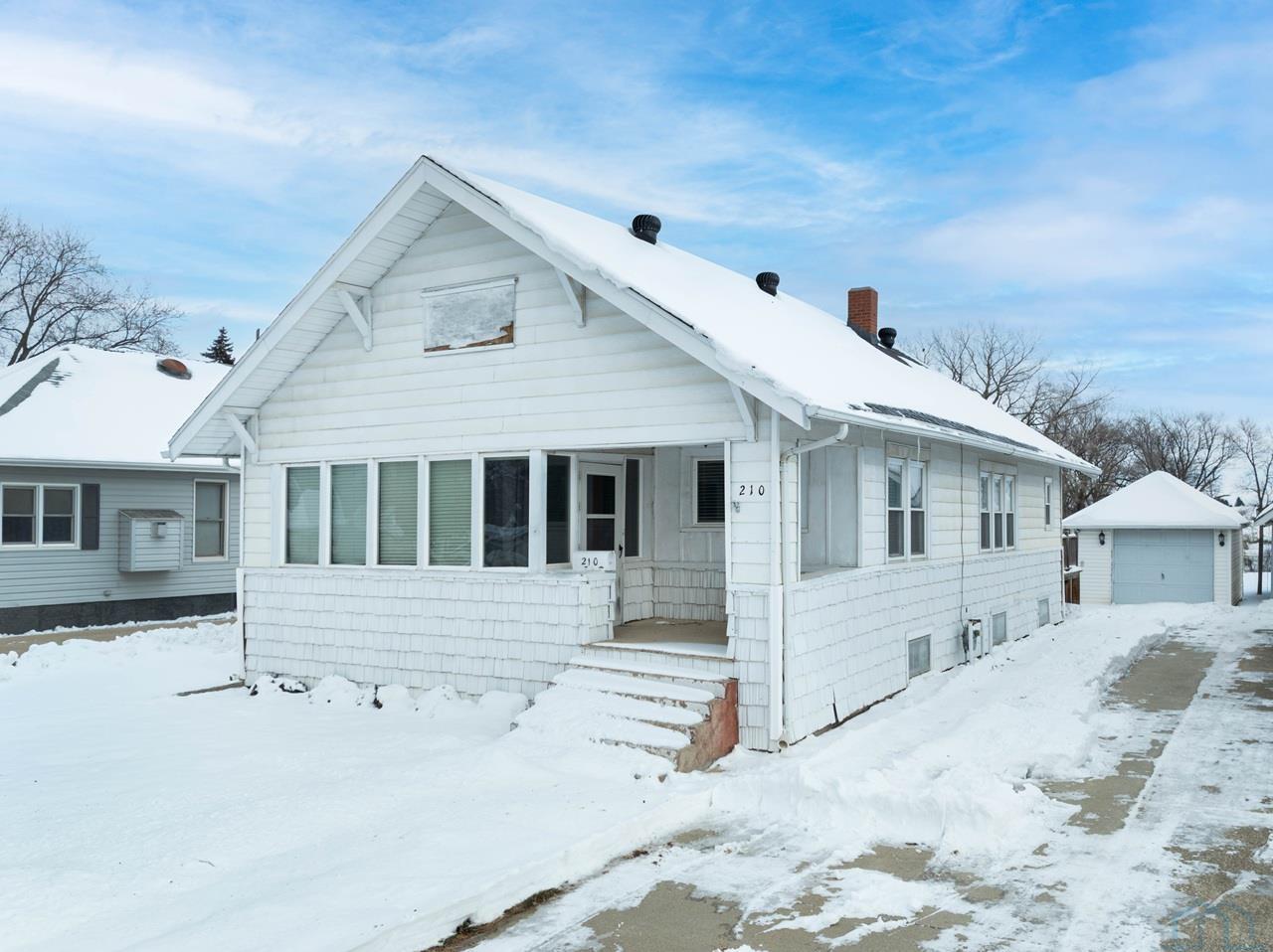 210 8th Street N, Mapleton, IA 51034 