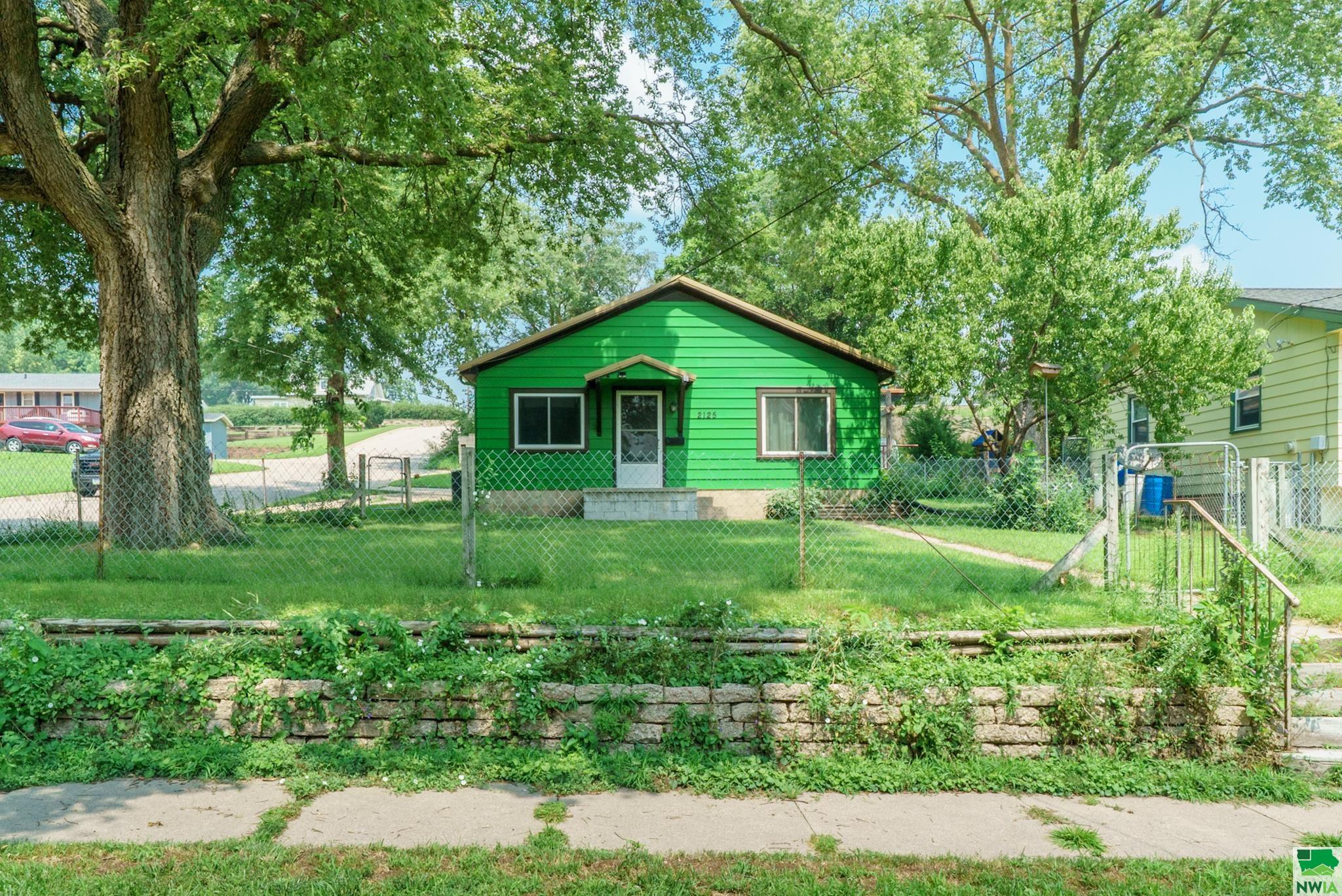 2125 VILLA AVE, Sioux City, IA 51103 