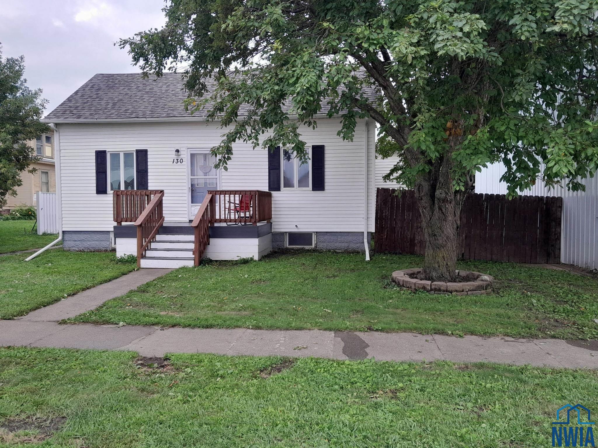 130 Dakota St., Akron, IA 51001 