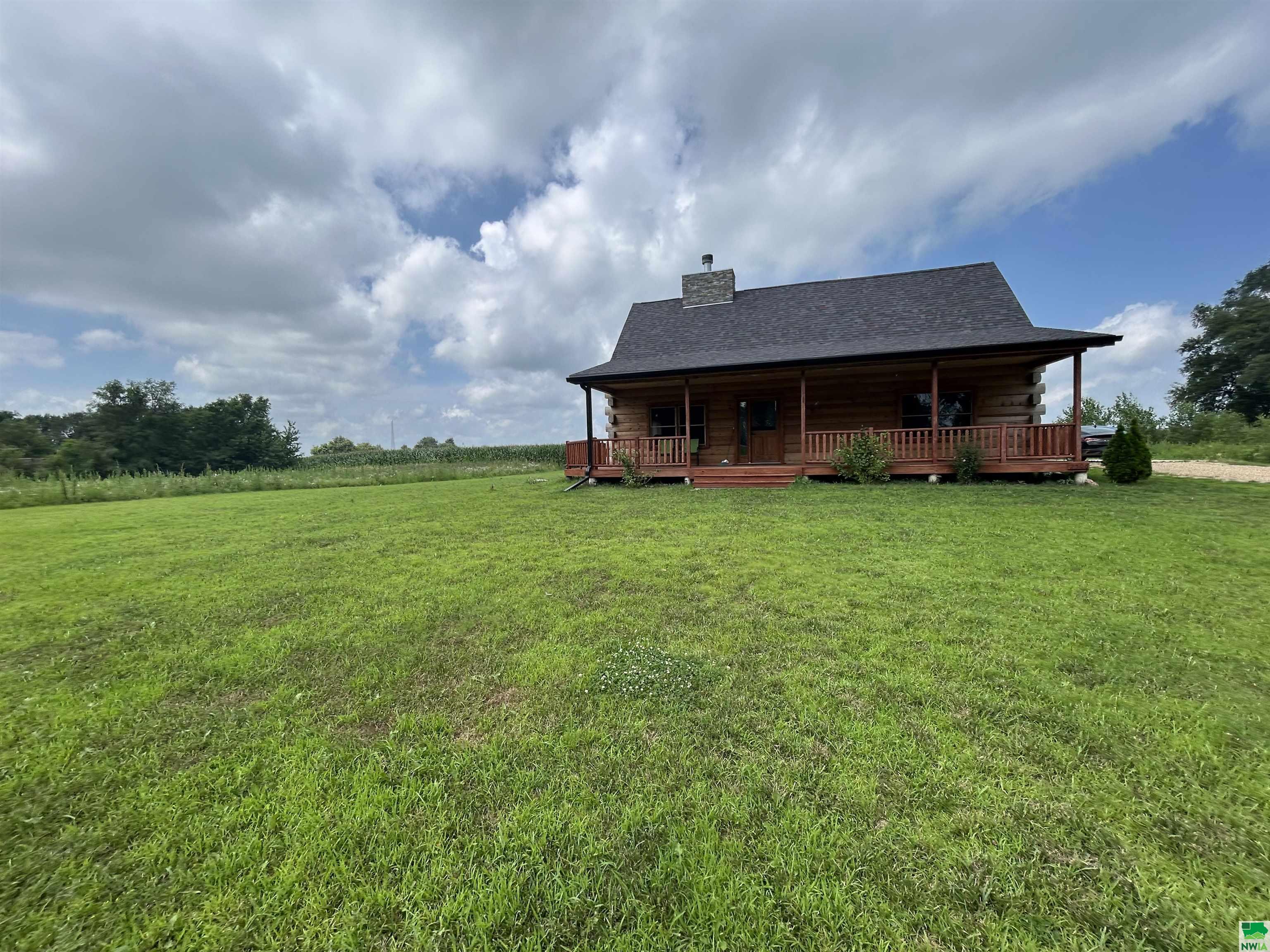 2506 E Main St, Vermillion, SD 57069 
