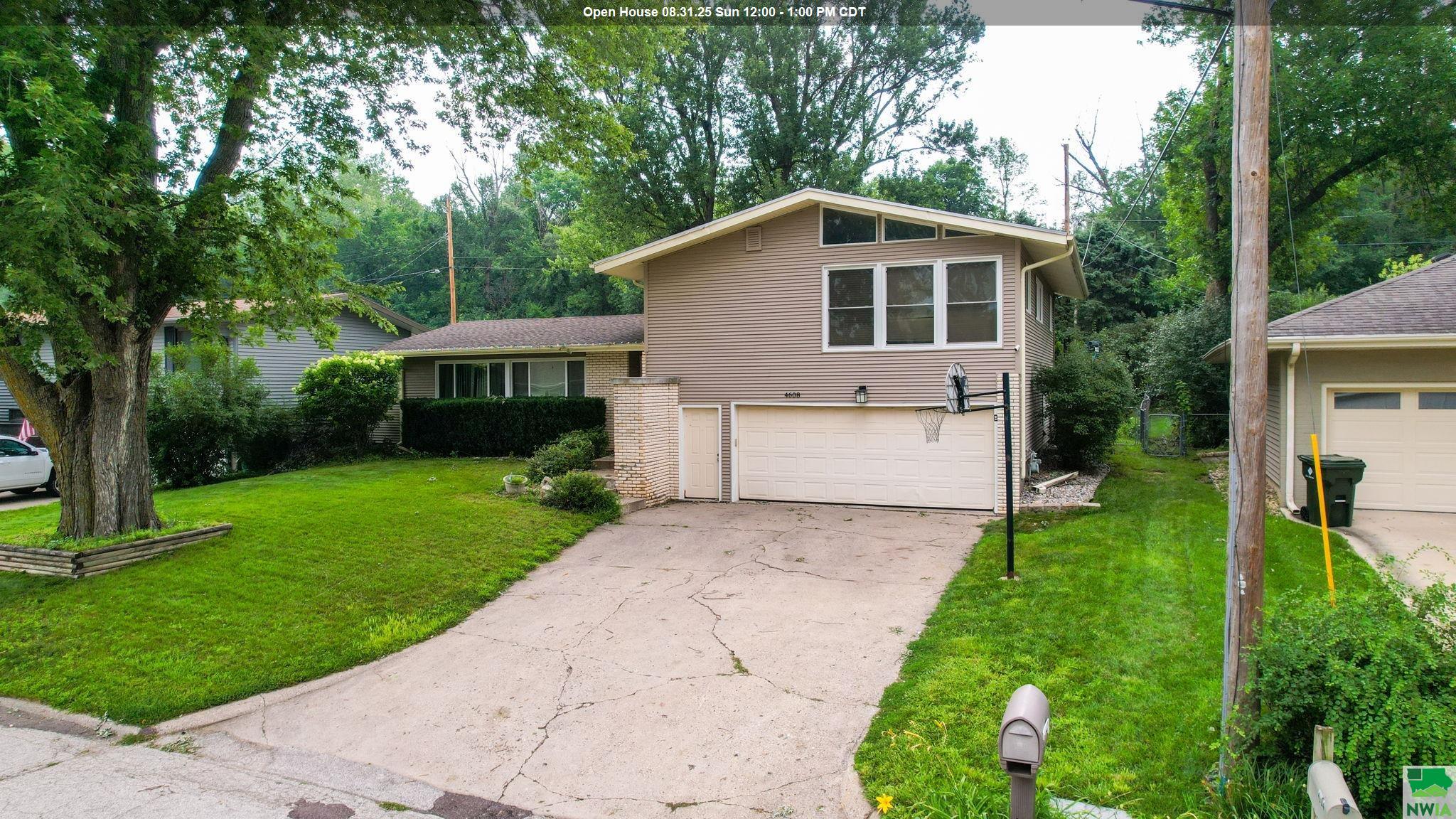 4608 Chatham Lane, Sioux City, IA 51104 