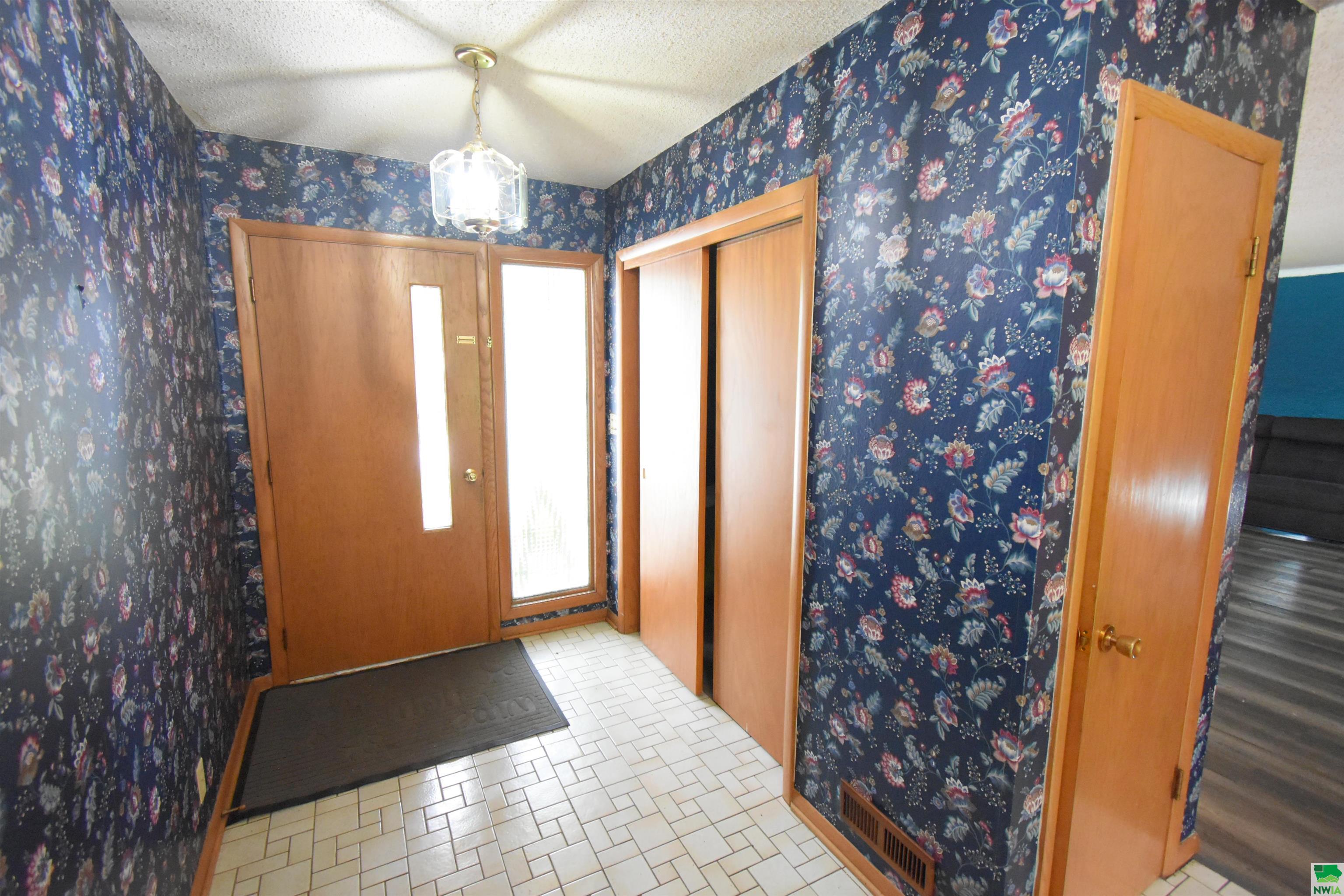 MLS #829705