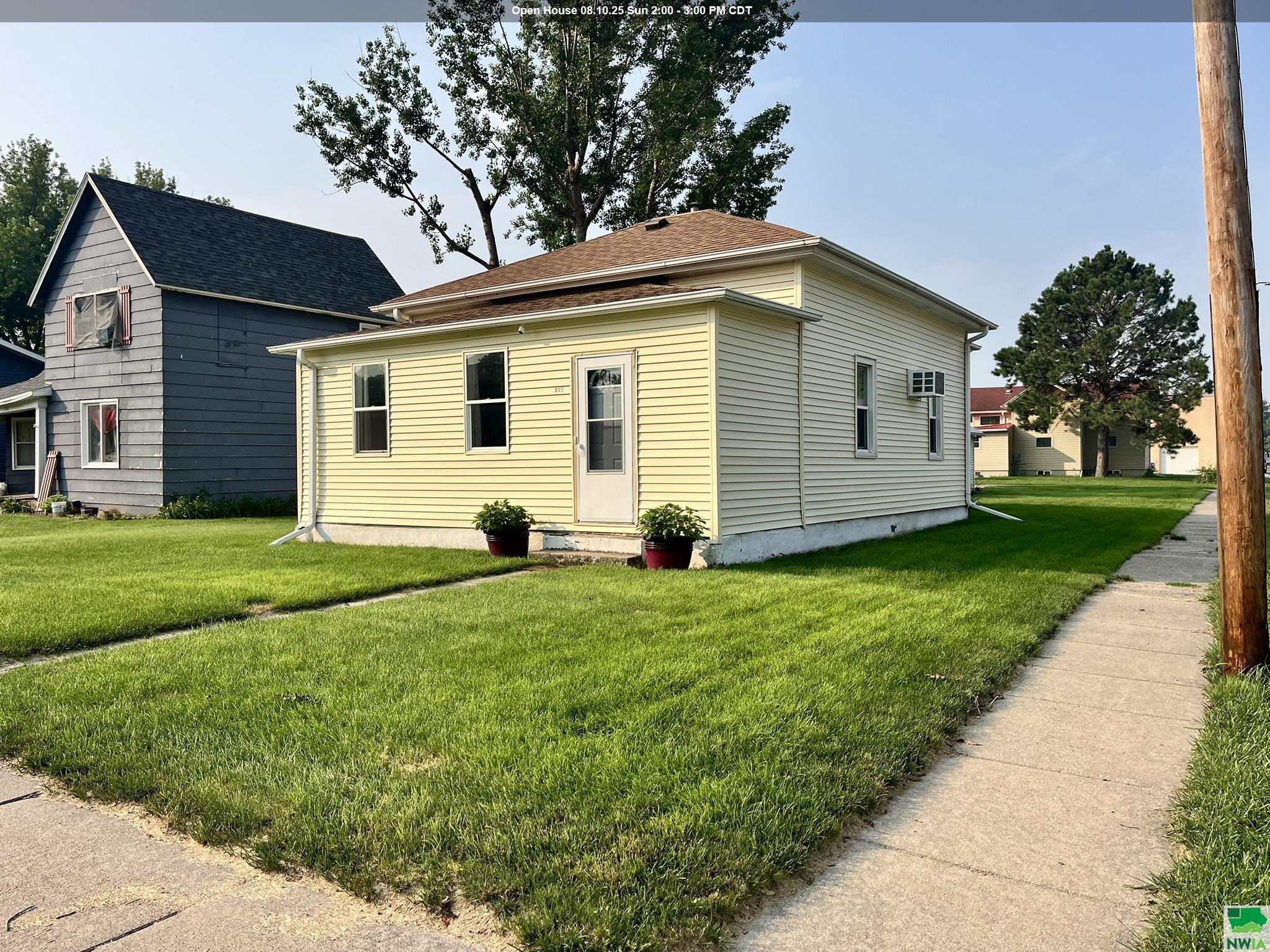 212 Pleasant Street W, Elk Point, SD 57025 