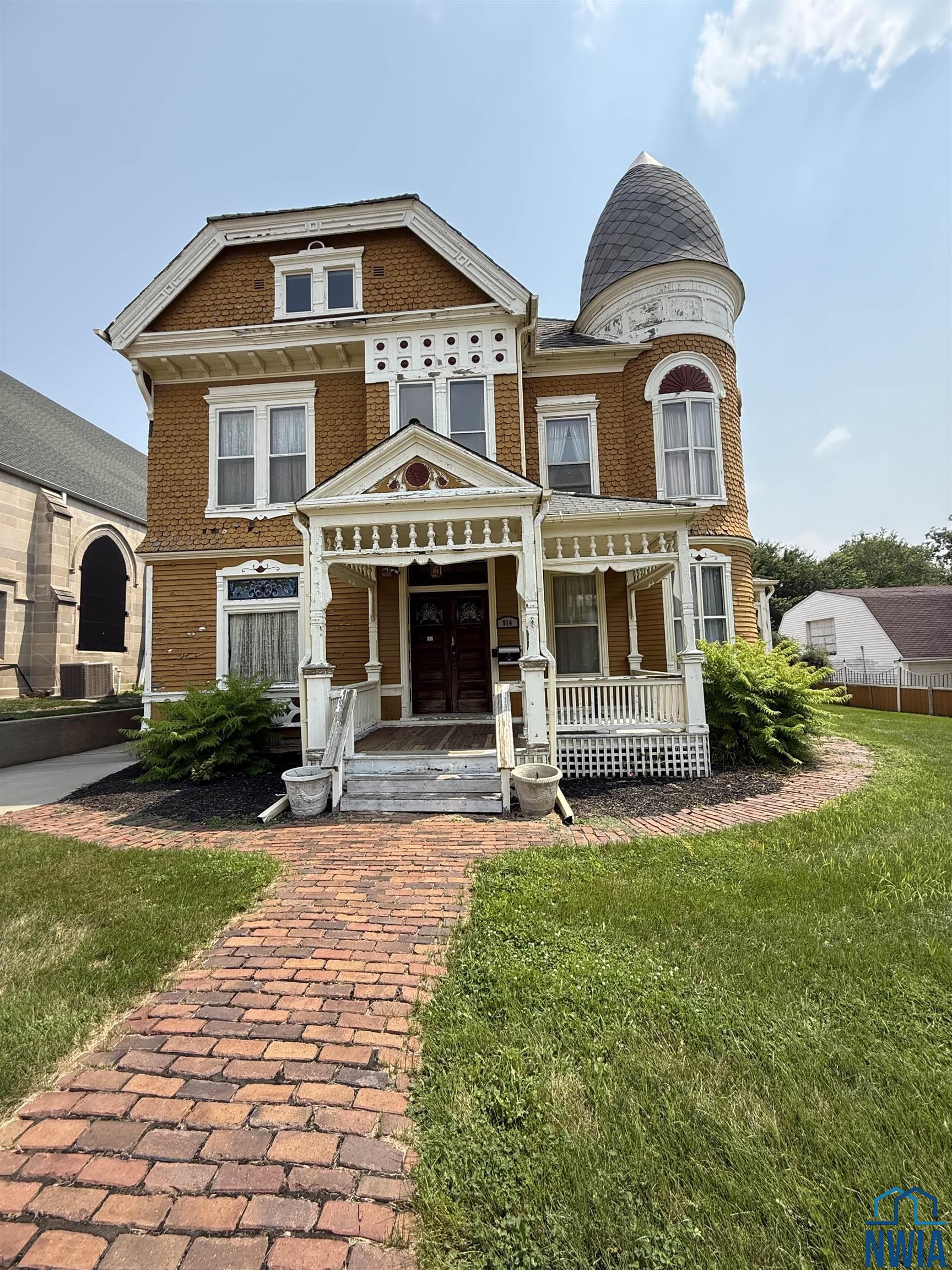 914 Jackson, Sioux City, IA 51105 