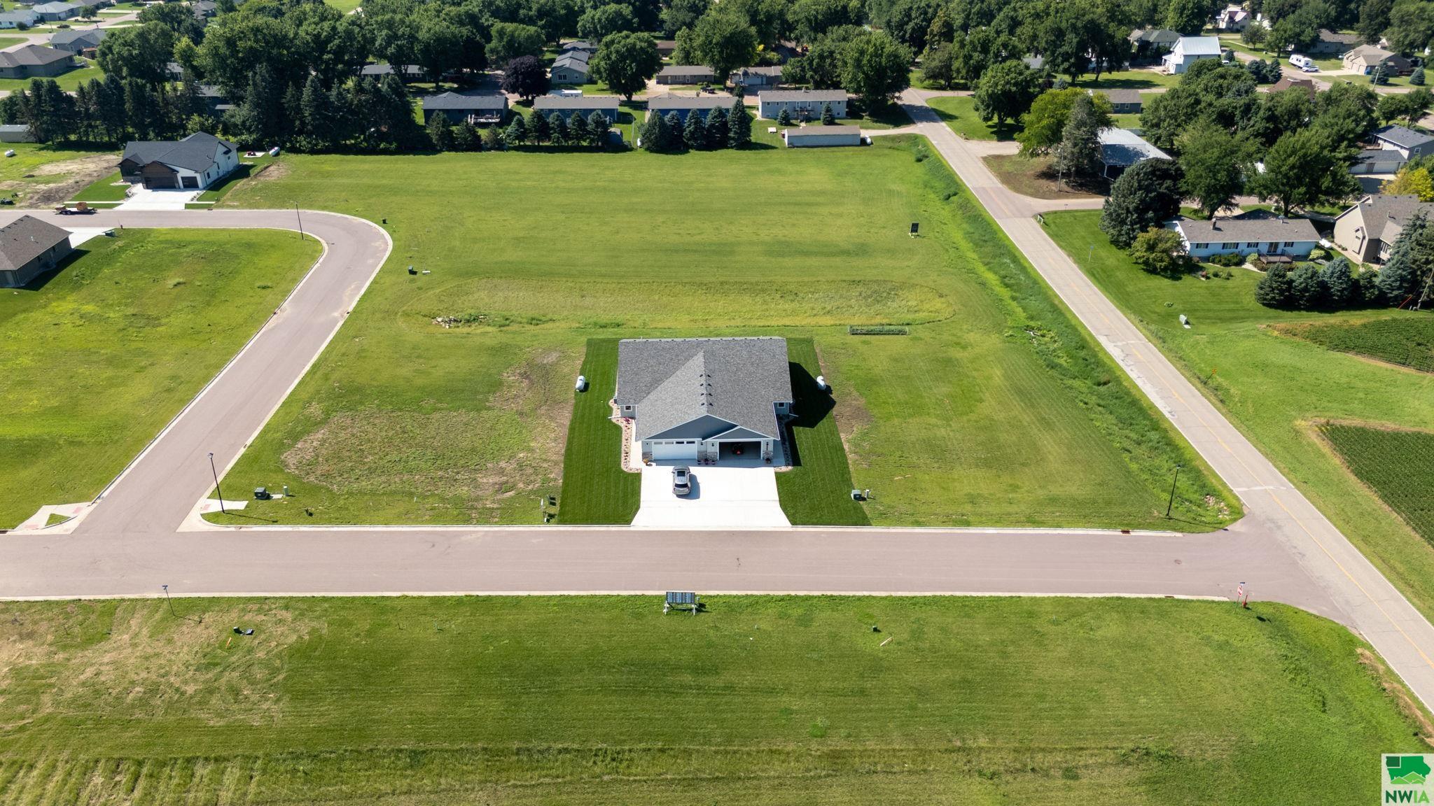 1302 Castle Street #B, Larchwood, IA 51241 