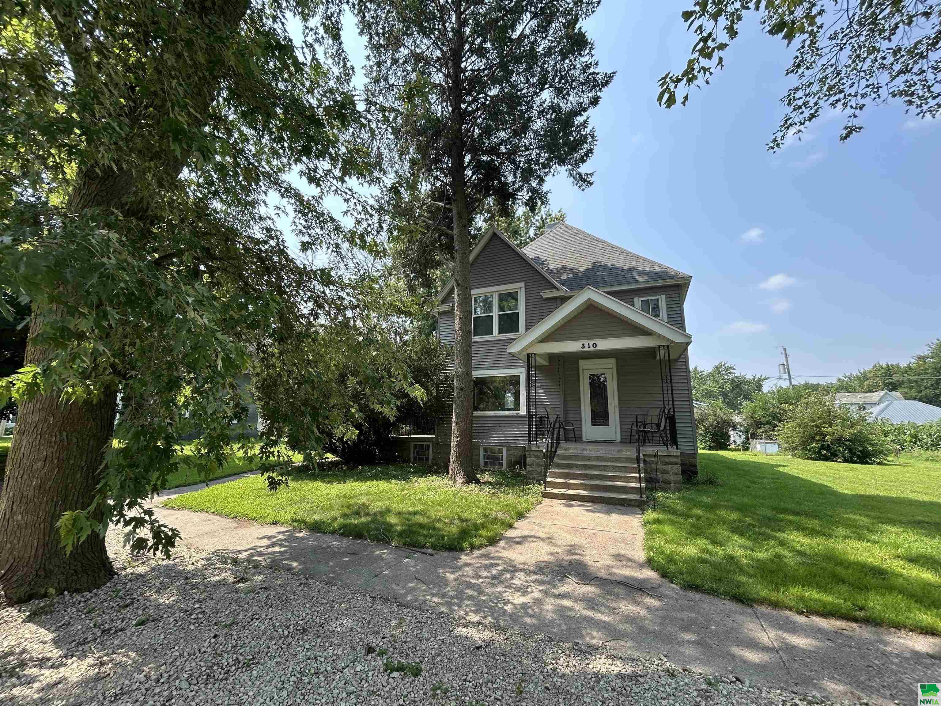 310 Howard Street S, Newell, IA 50568 