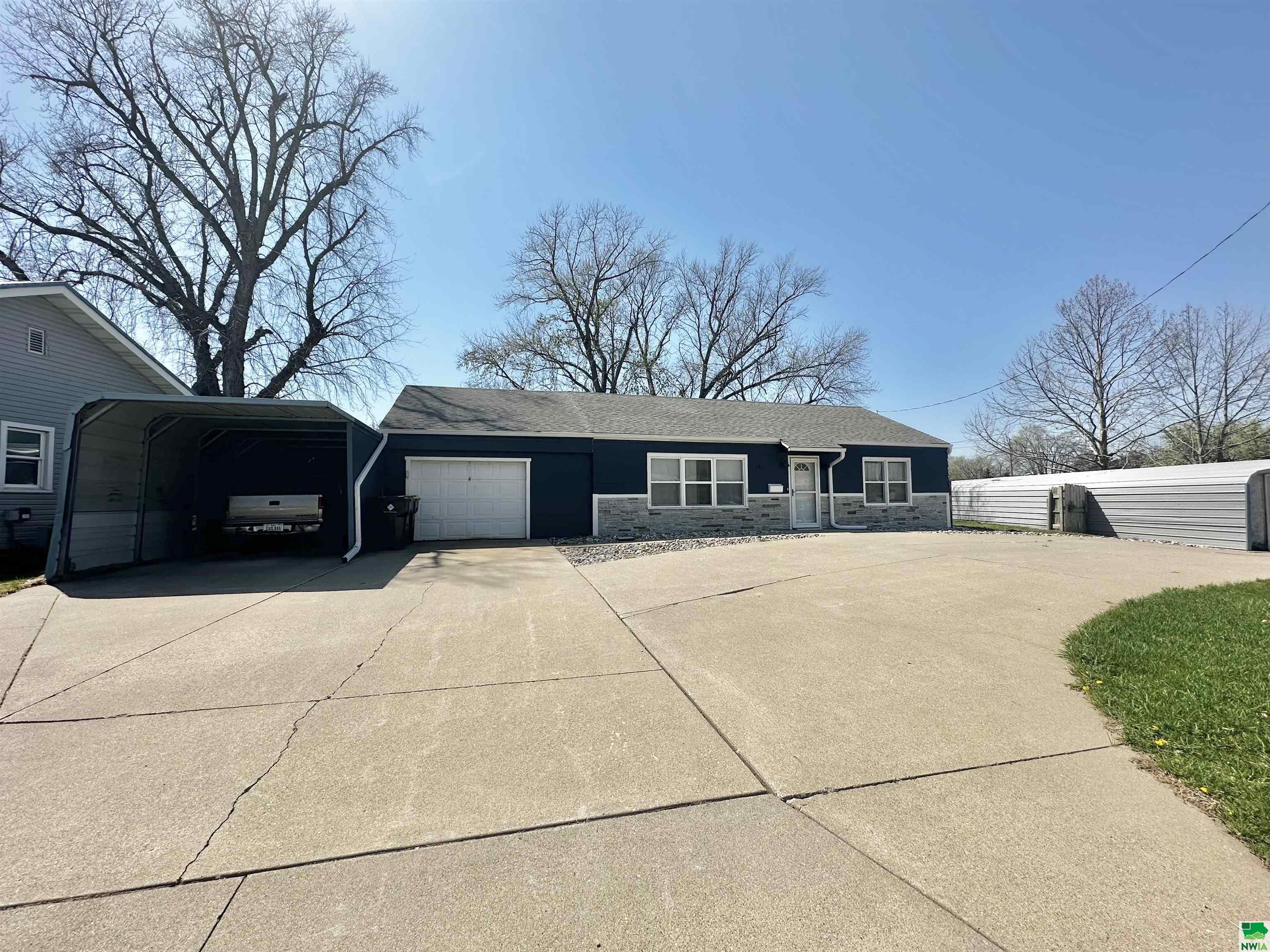 2202 REBECCA ST, ET AL, Sioux City, IA 51103 