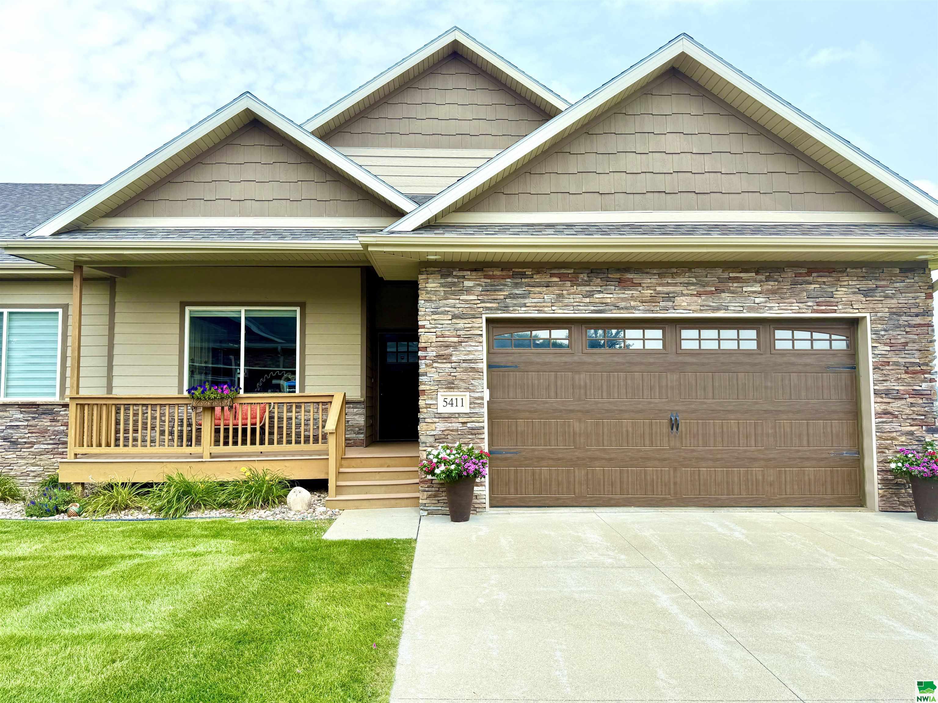 5411 Overlook Ln, Sioux City, IA 51106 