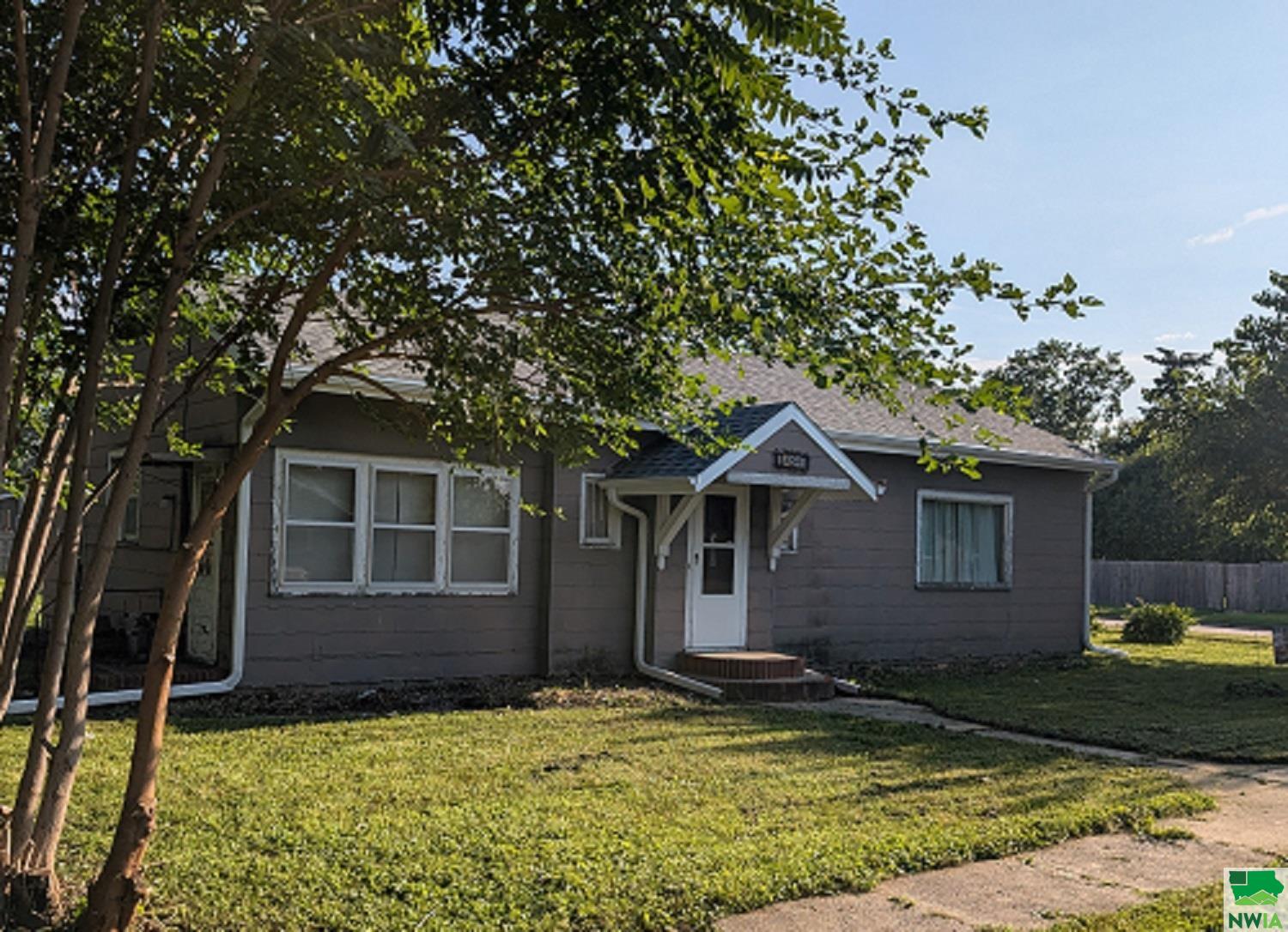 306 20th Street E, South Sioux City, NE 68776 