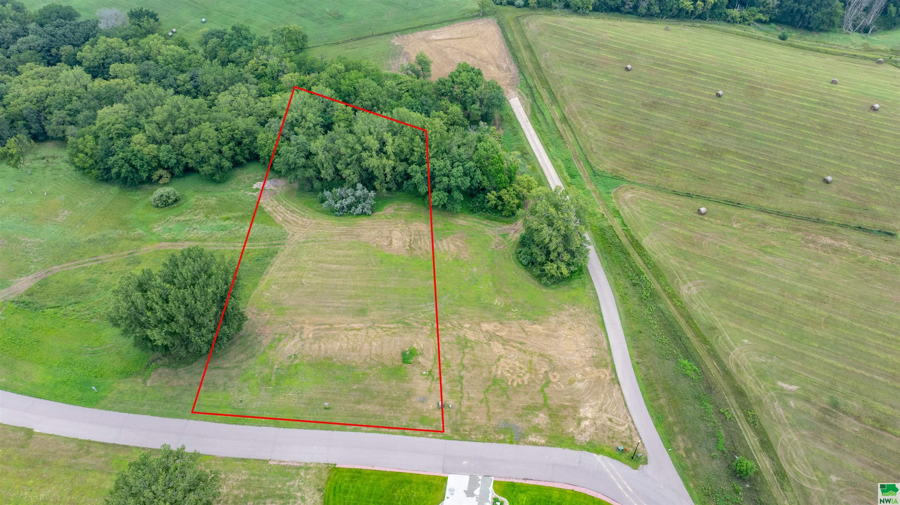 5641 S Roswell St, Sioux City, IA 51106 