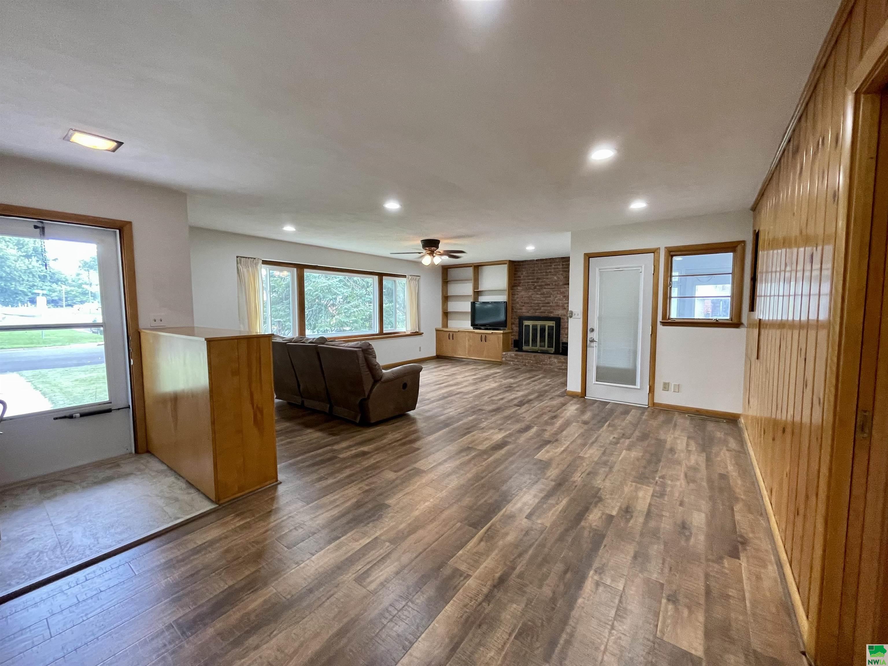 MLS #829742