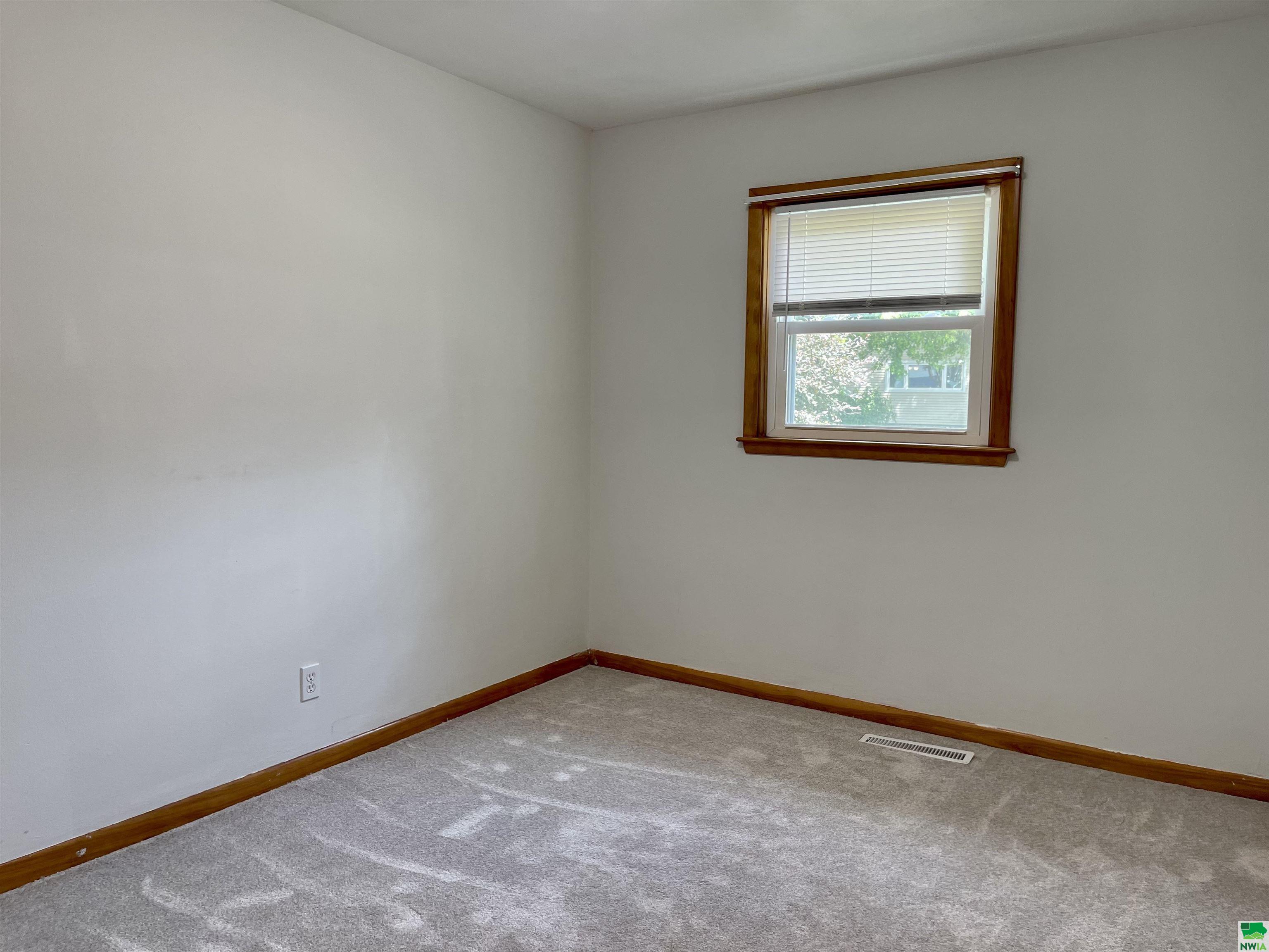 MLS #829742