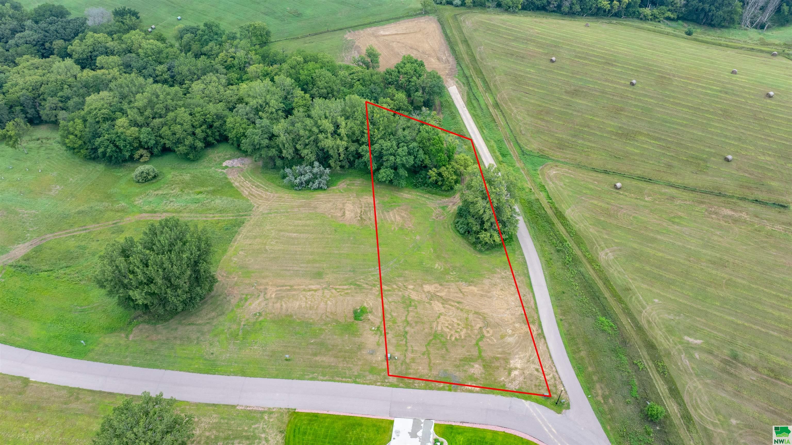 5651 S Roswell St, Sioux City, IA 51106 