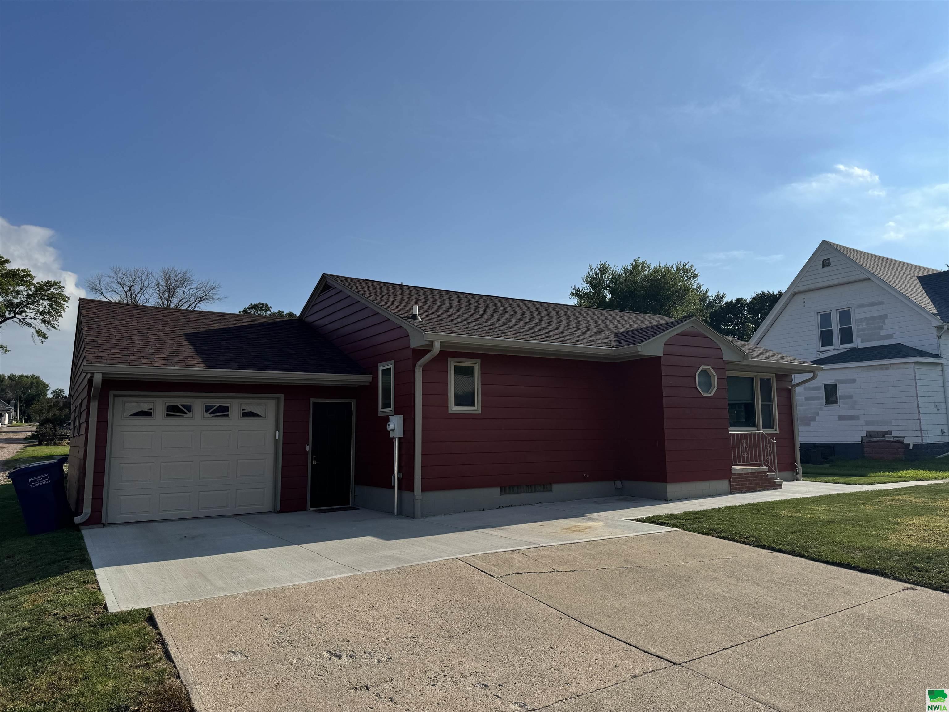 312 E 3rd St, Remsen, IA 51050 