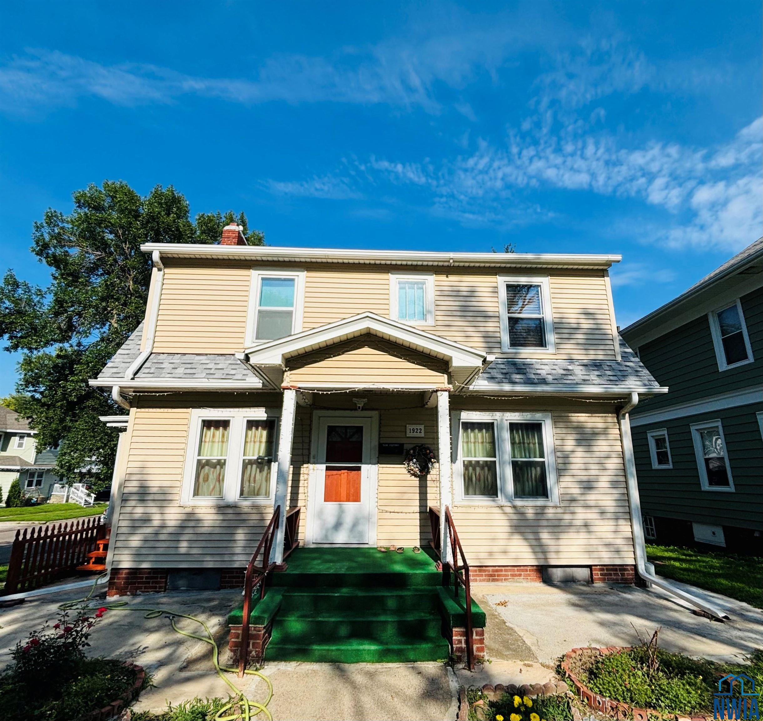1922 DOUGLAS ST, Sioux City, IA 51104 