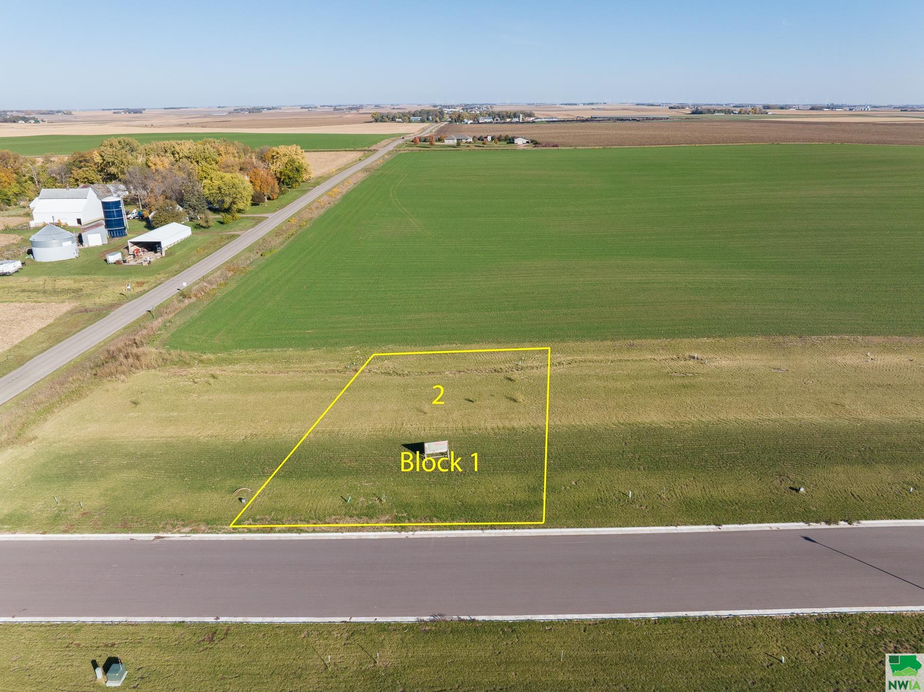 1303 Castle St, Larchwood, IA 51241 