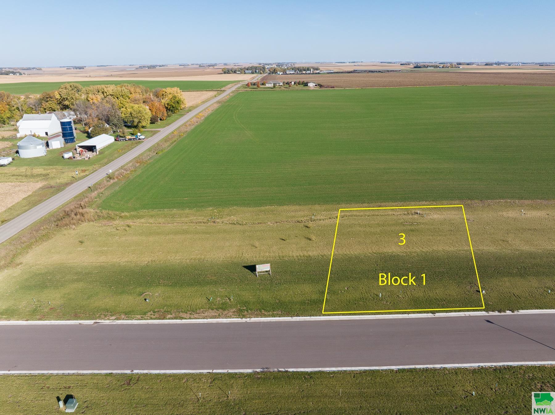 1305 Castle St, Larchwood, IA 51241 