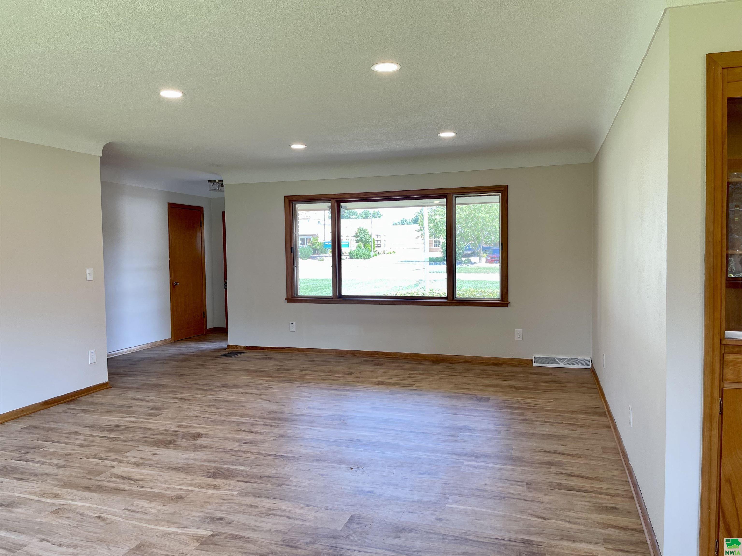 MLS #829785