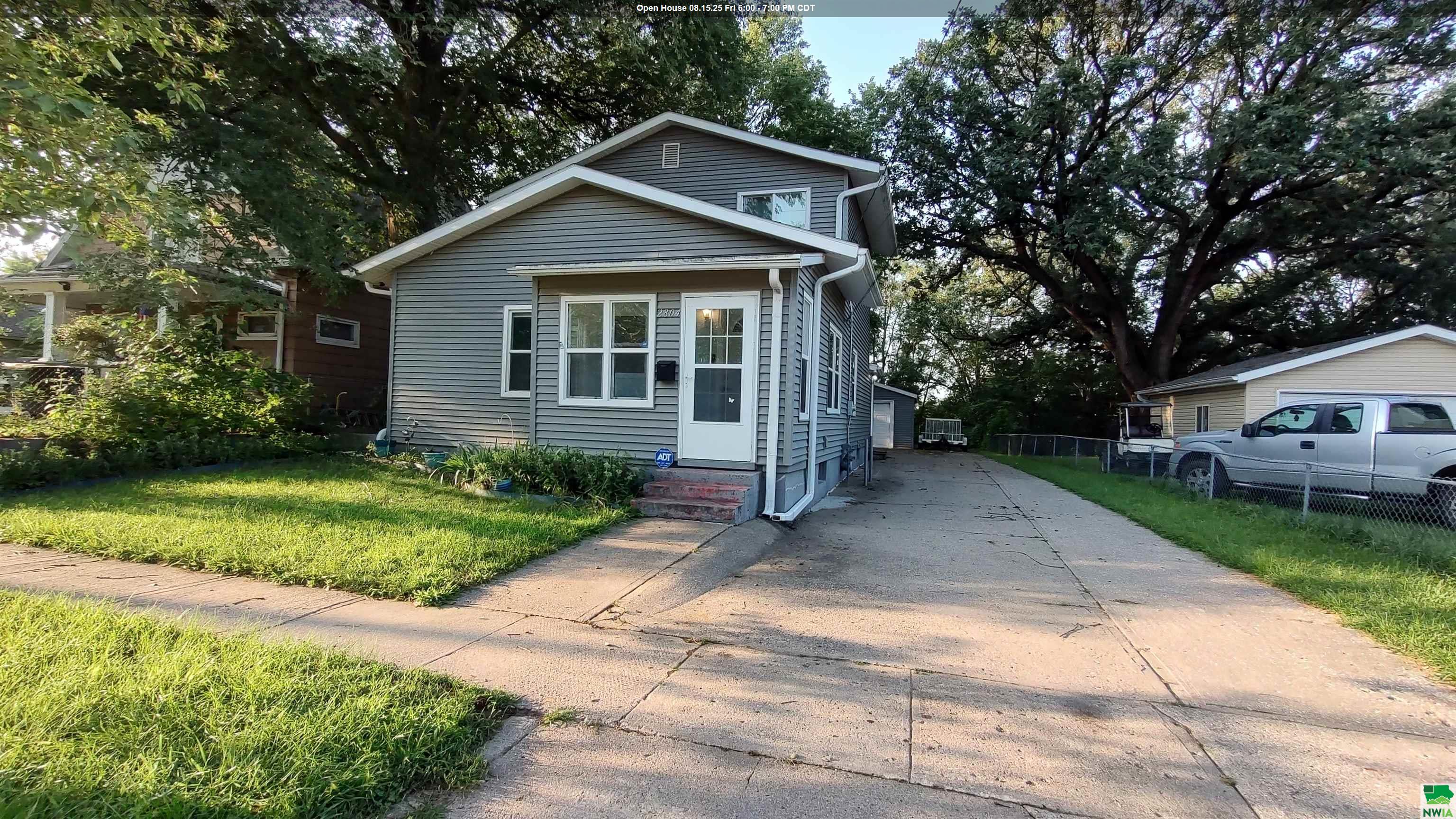 2804 3rd St., Sioux City, IA 51105 