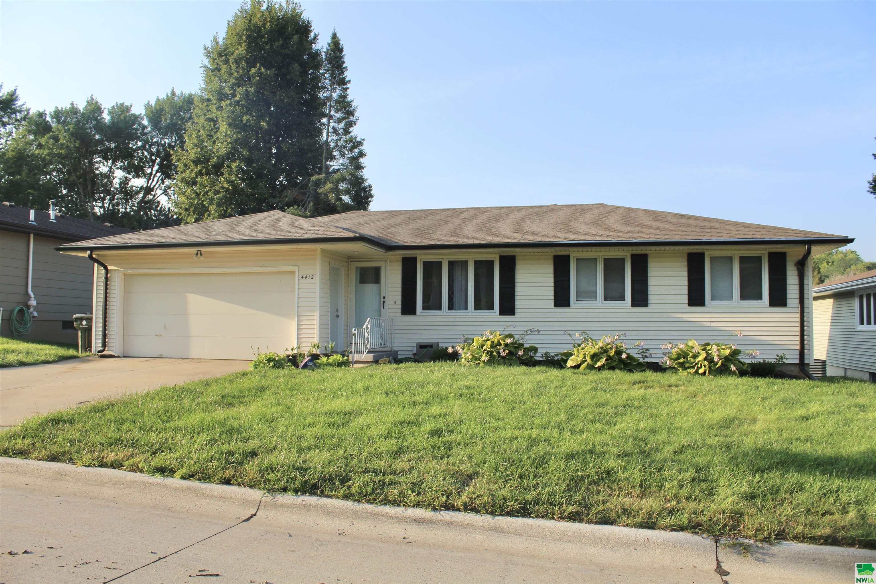 4412 RAVINE PARK DR, Sioux City, IA 51106 