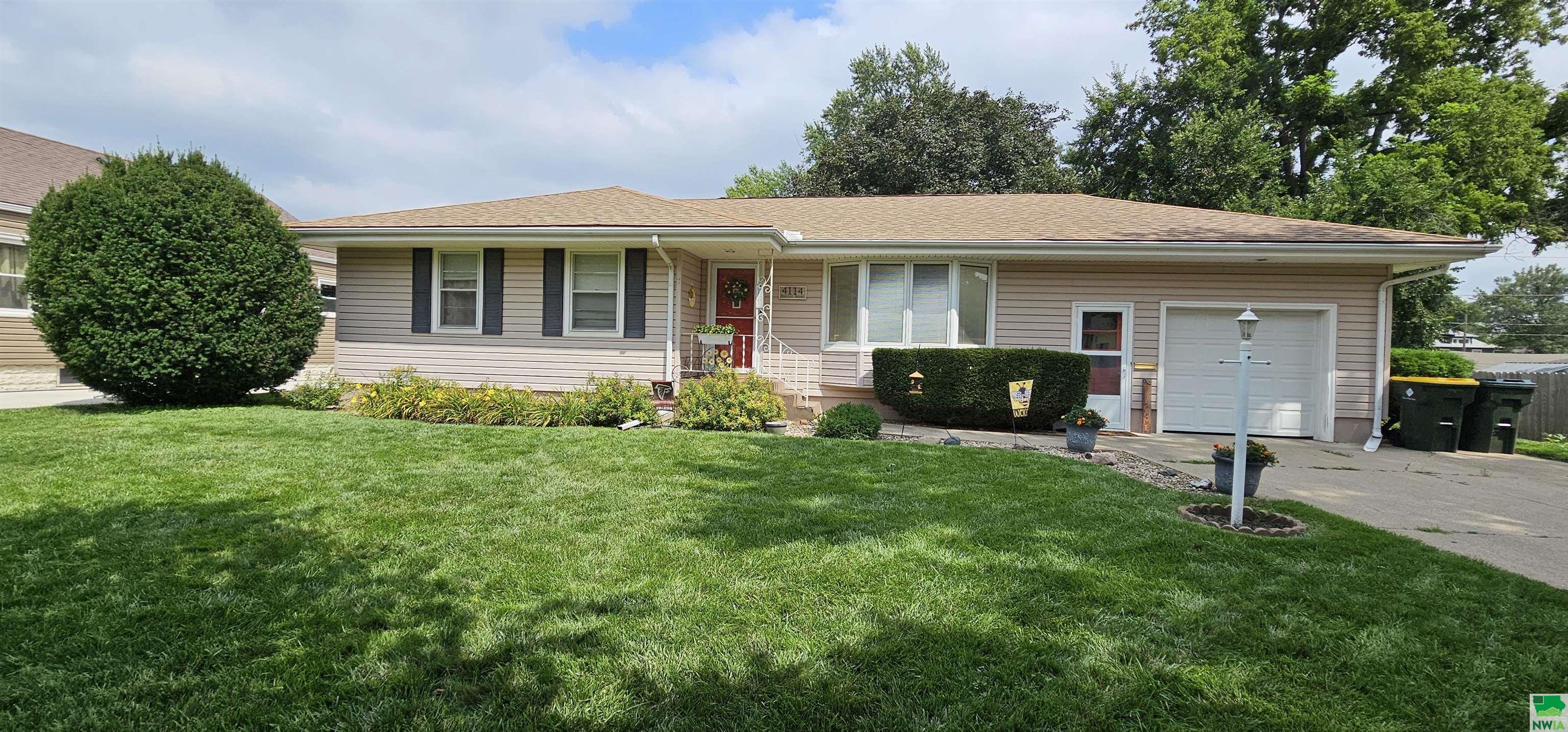 4114 MADISON ST, Sioux City, IA 51108 