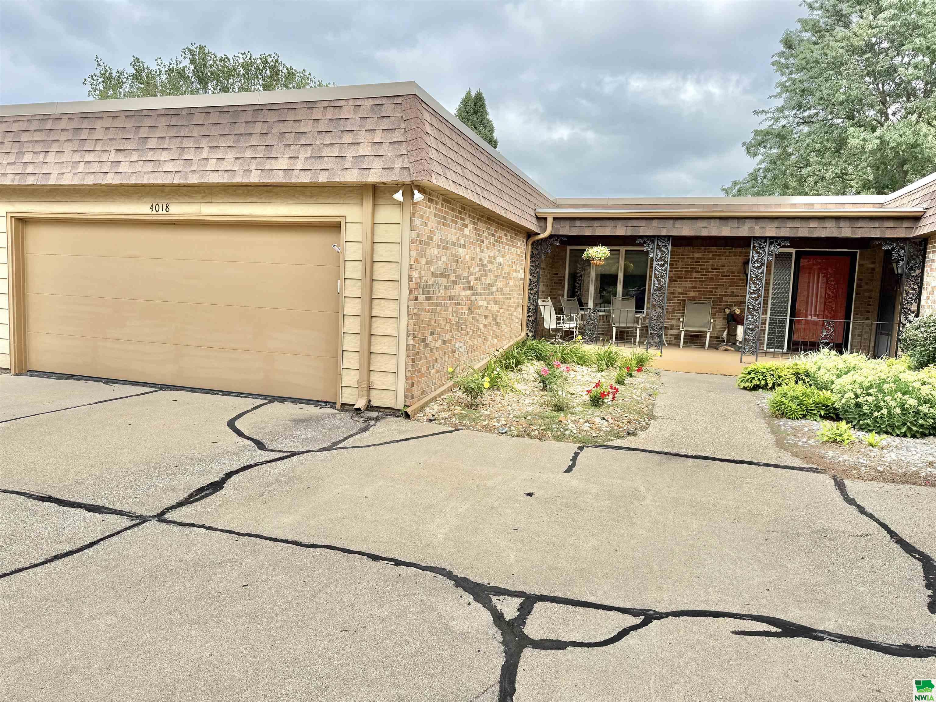 4018 HIAWATHA WEST, Sioux City, IA 51104 