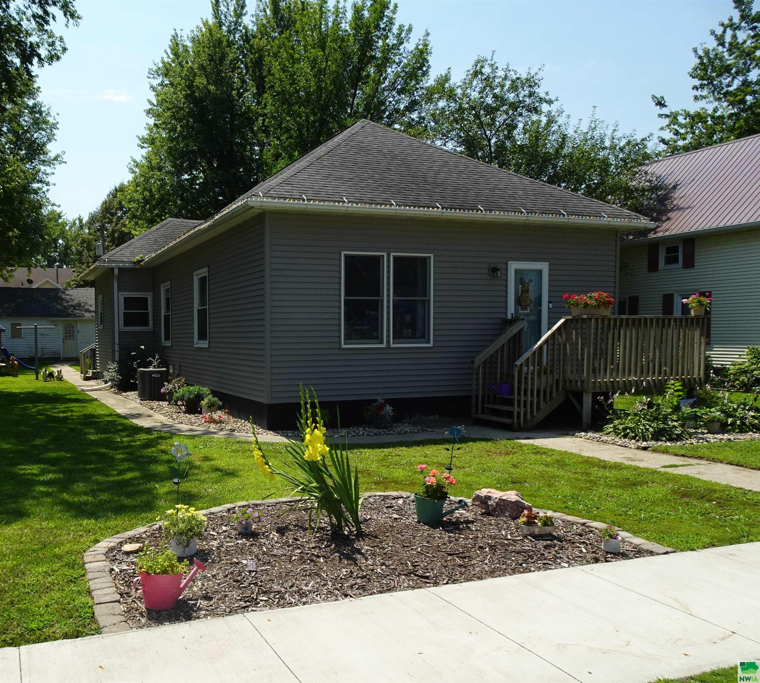 107 5th Street E, Sanborn, IA 51248- 