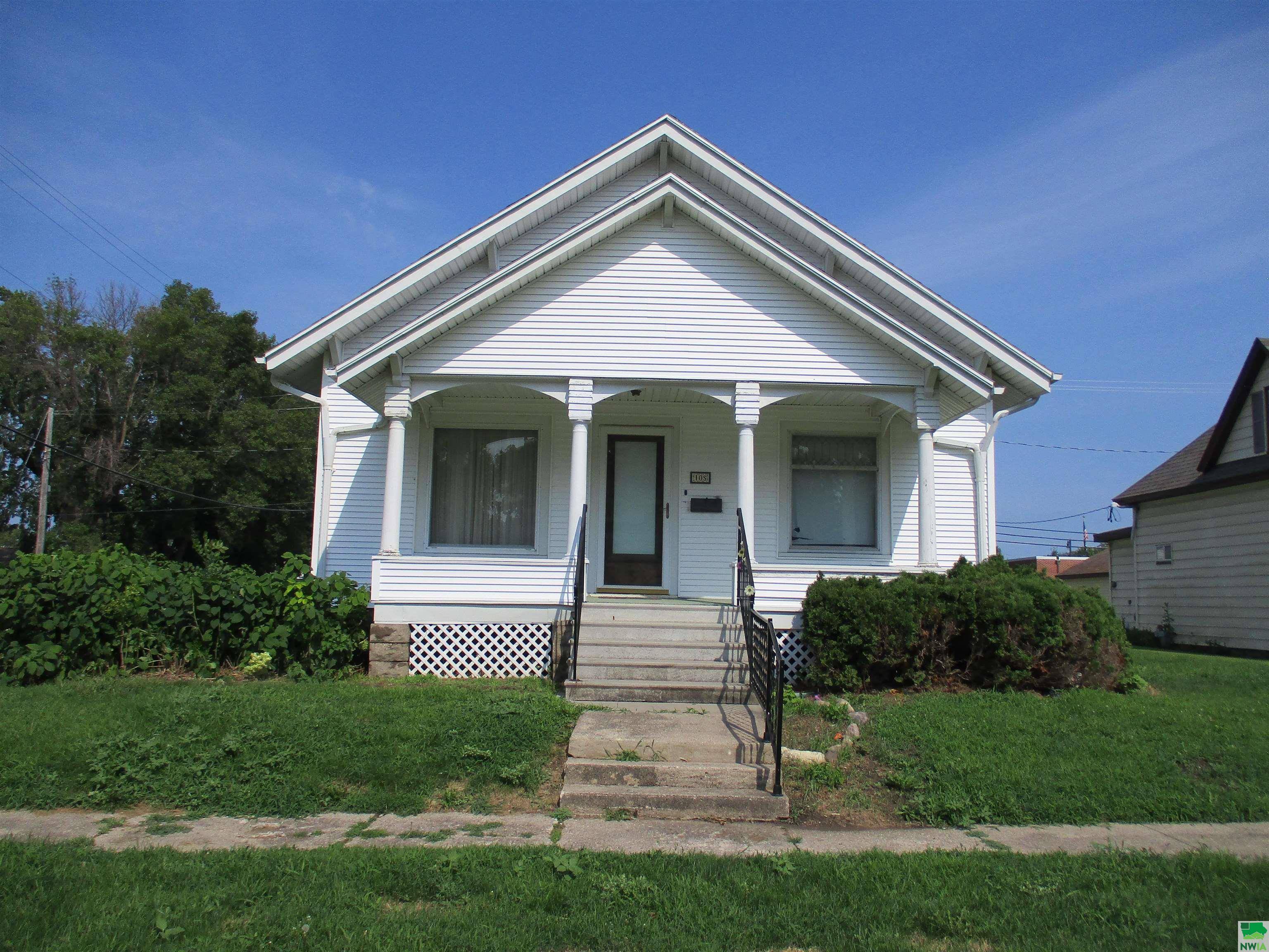 10 1st Ave S, Hartley, IA 51346 