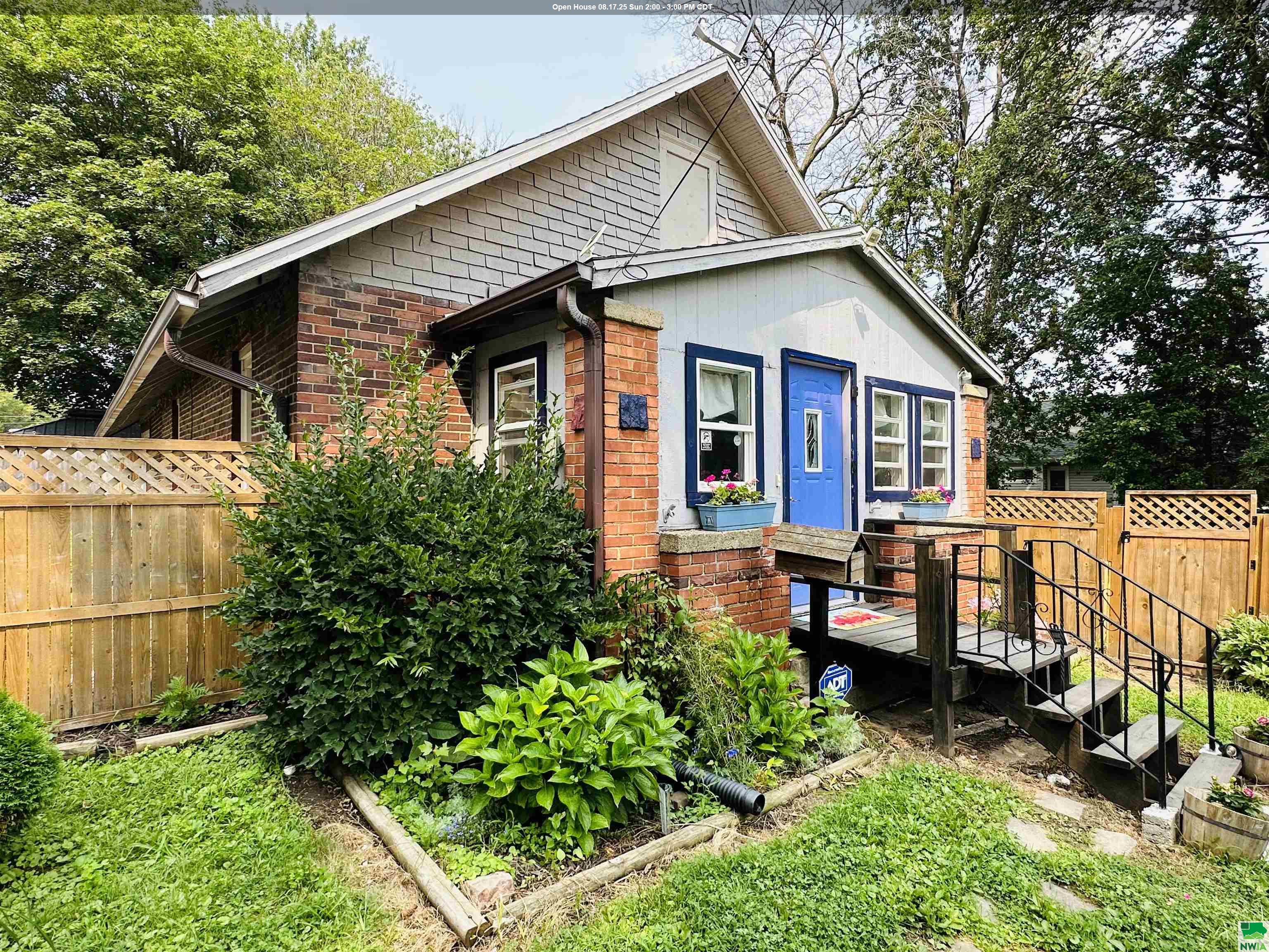 815 Cornelia St S, Sioux City, IA 51106 