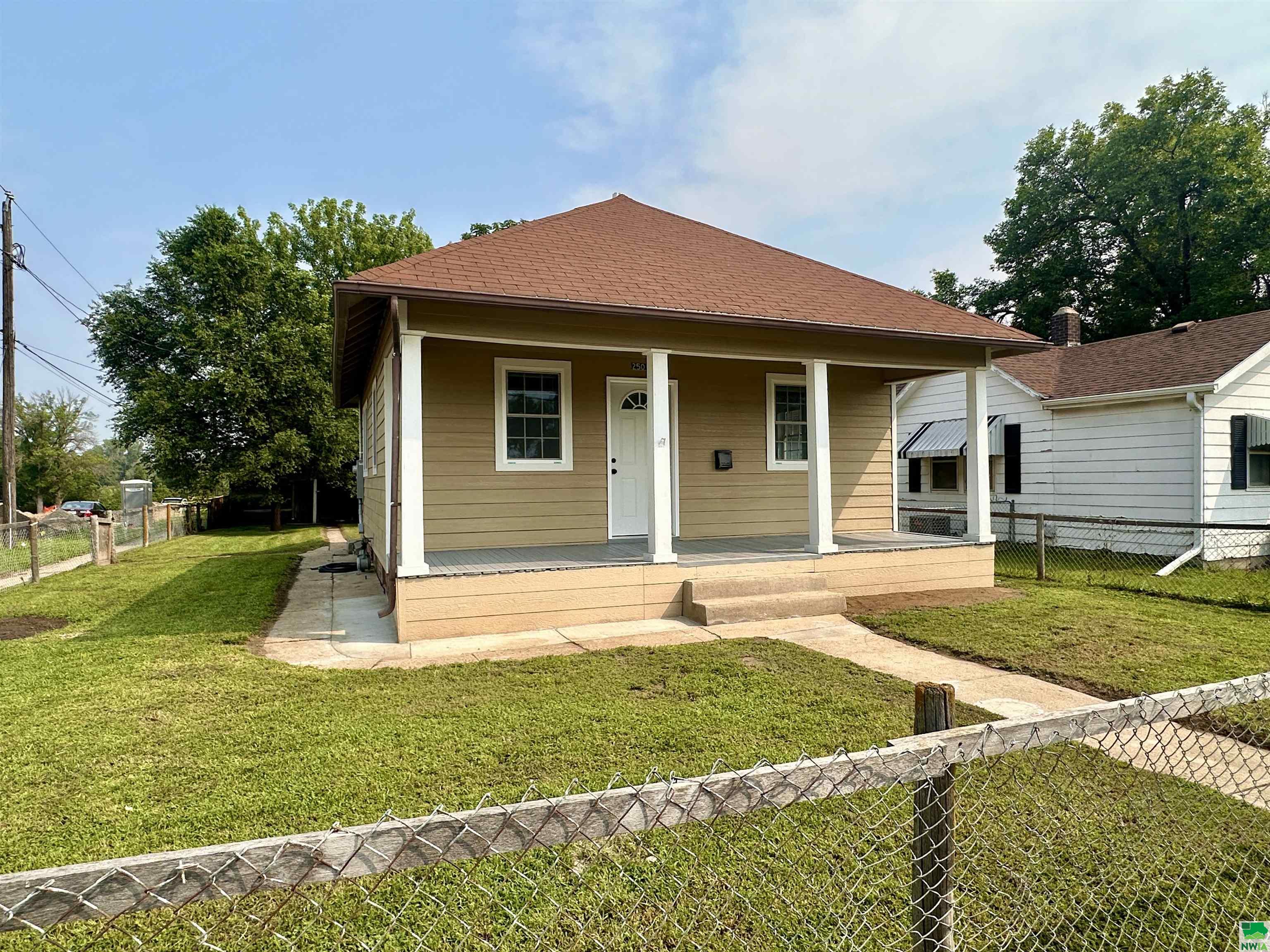 2501 Ridge Avenue, Sioux City, IA 51106 