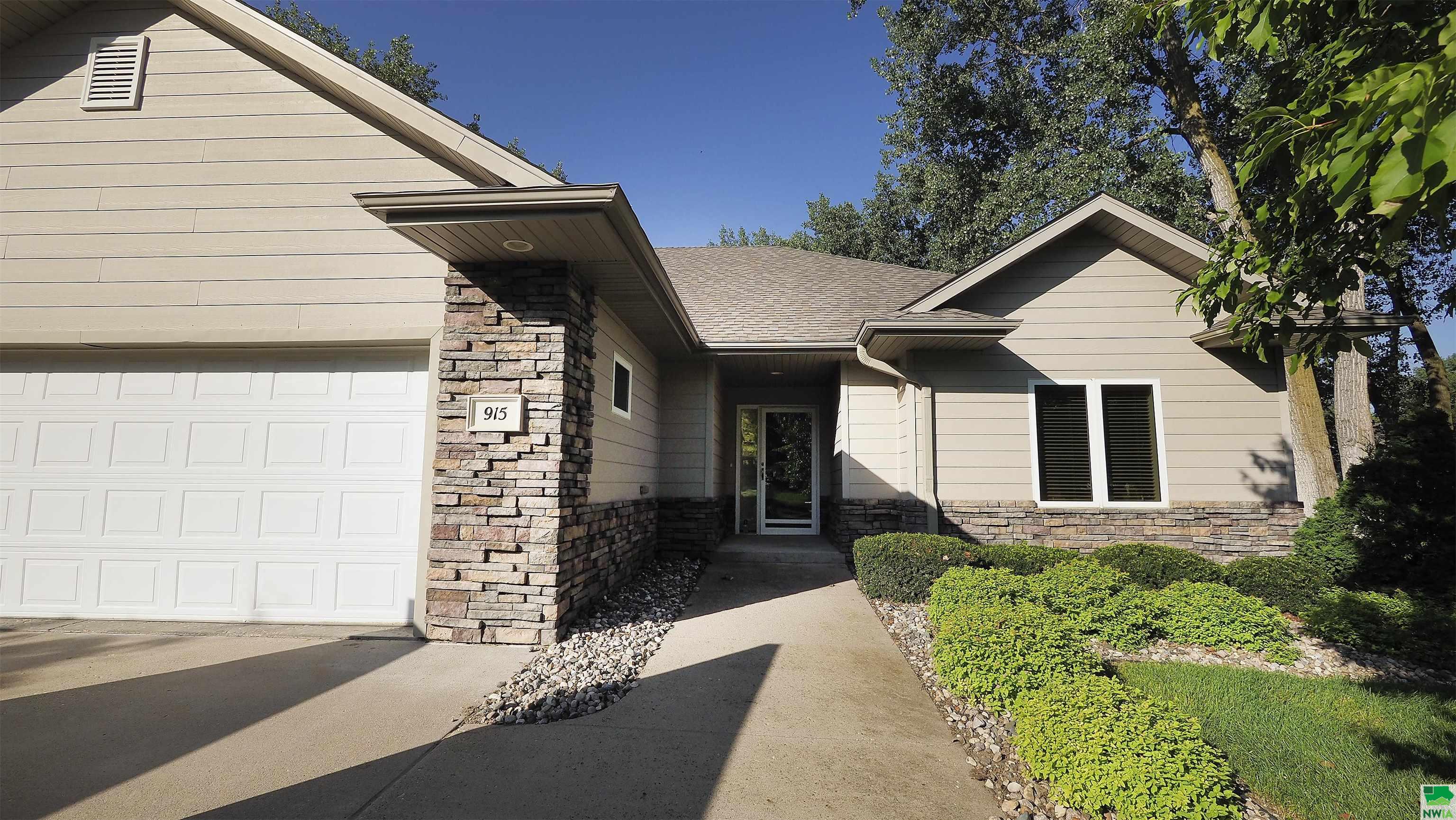915 Willow Circle, Dakota Dunes, SD 57049 