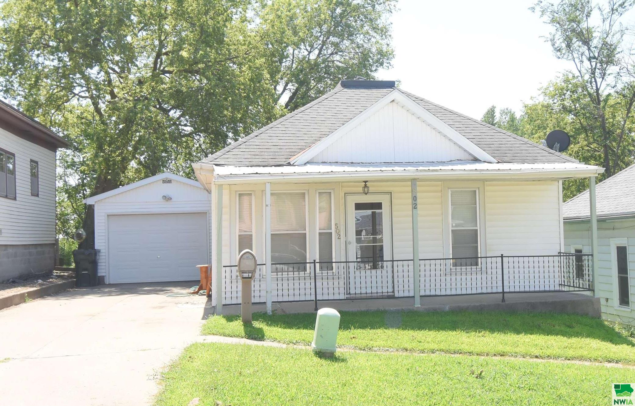 502 1st W, Sioux City, IA 51103 