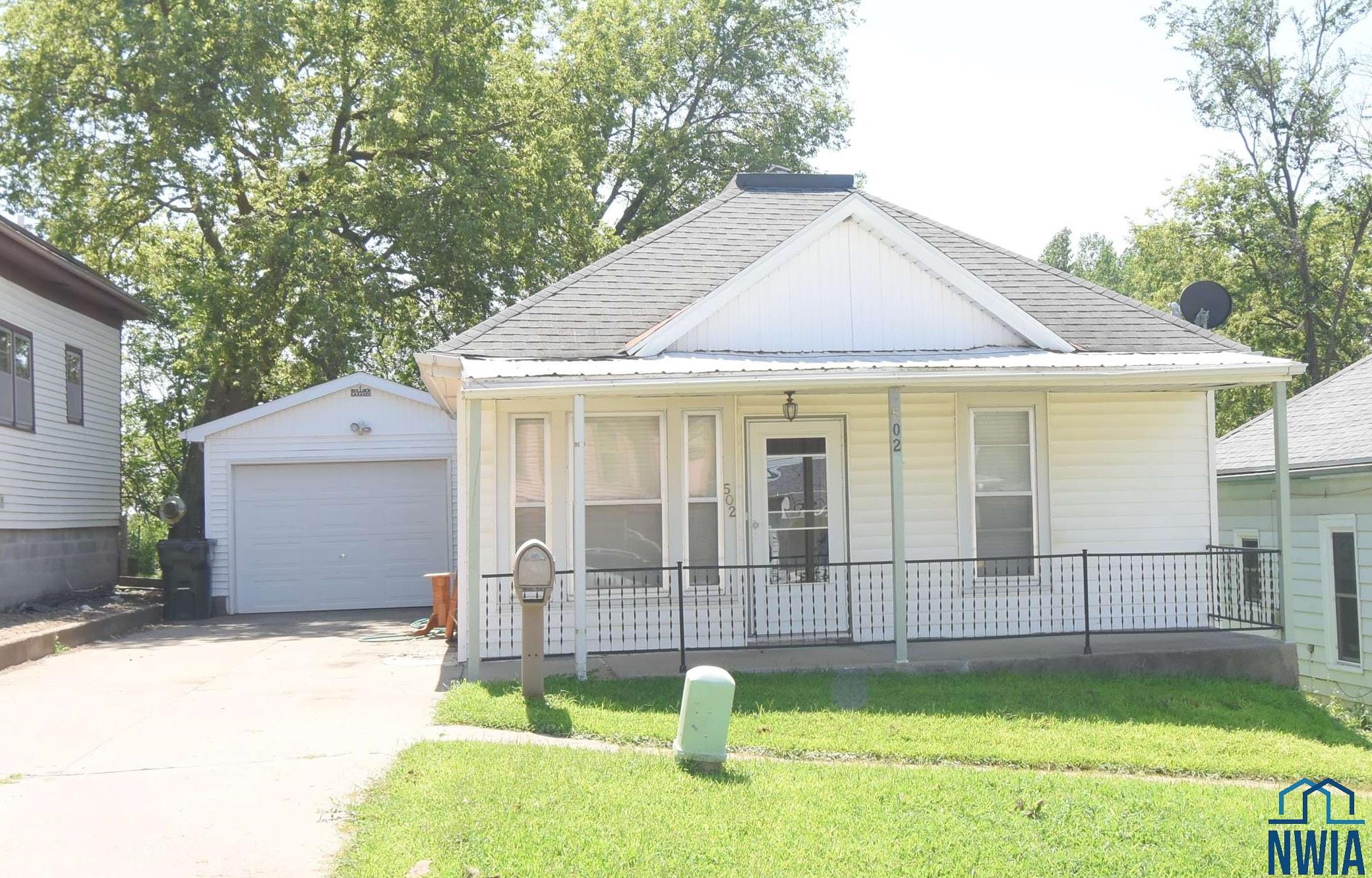 502 1st W, Sioux City, IA 51103 