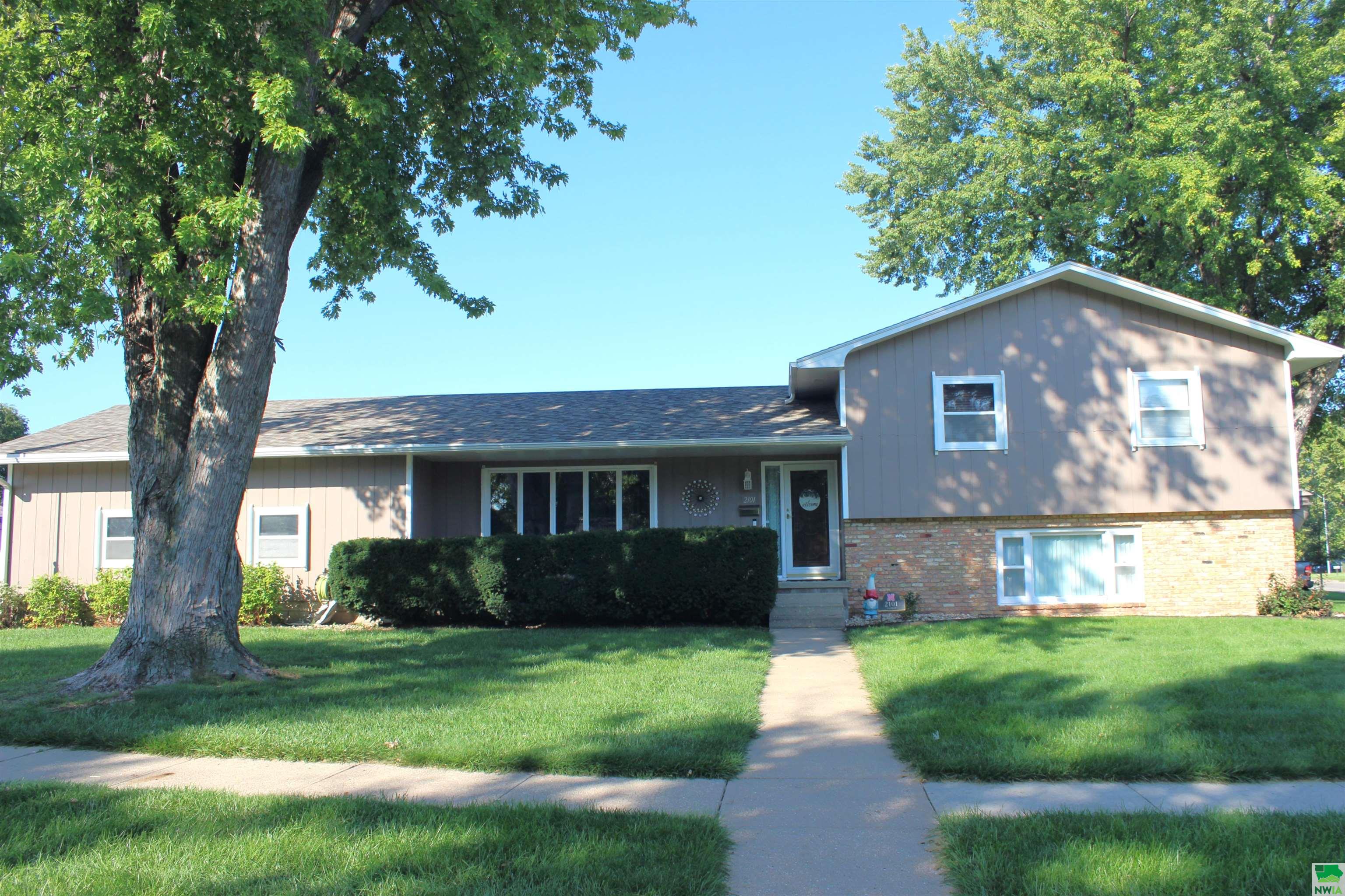 2101 F Street, South Sioux City, NE 68776 