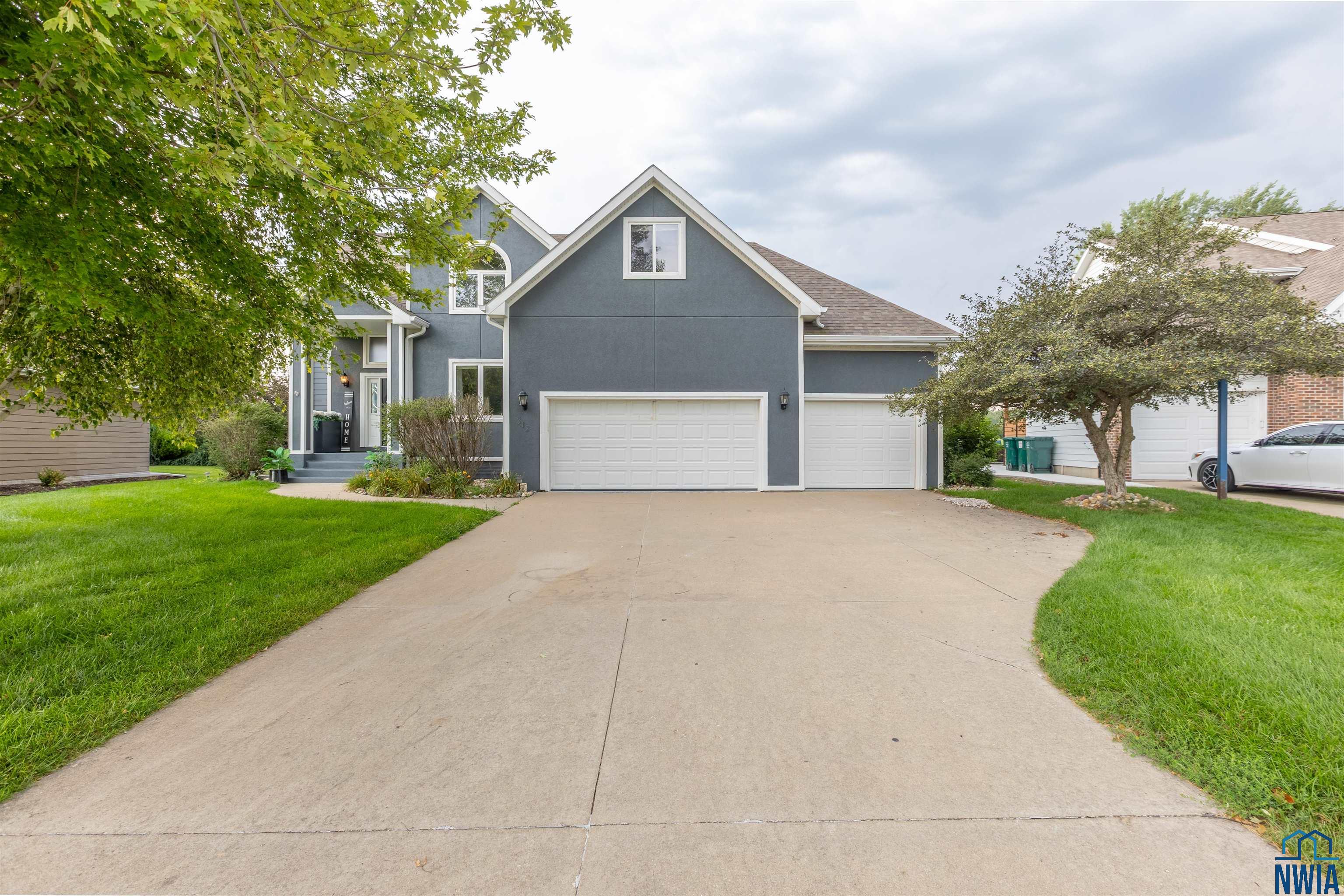 312 INVERNESS TRL, Dakota Dunes, SD 57049 