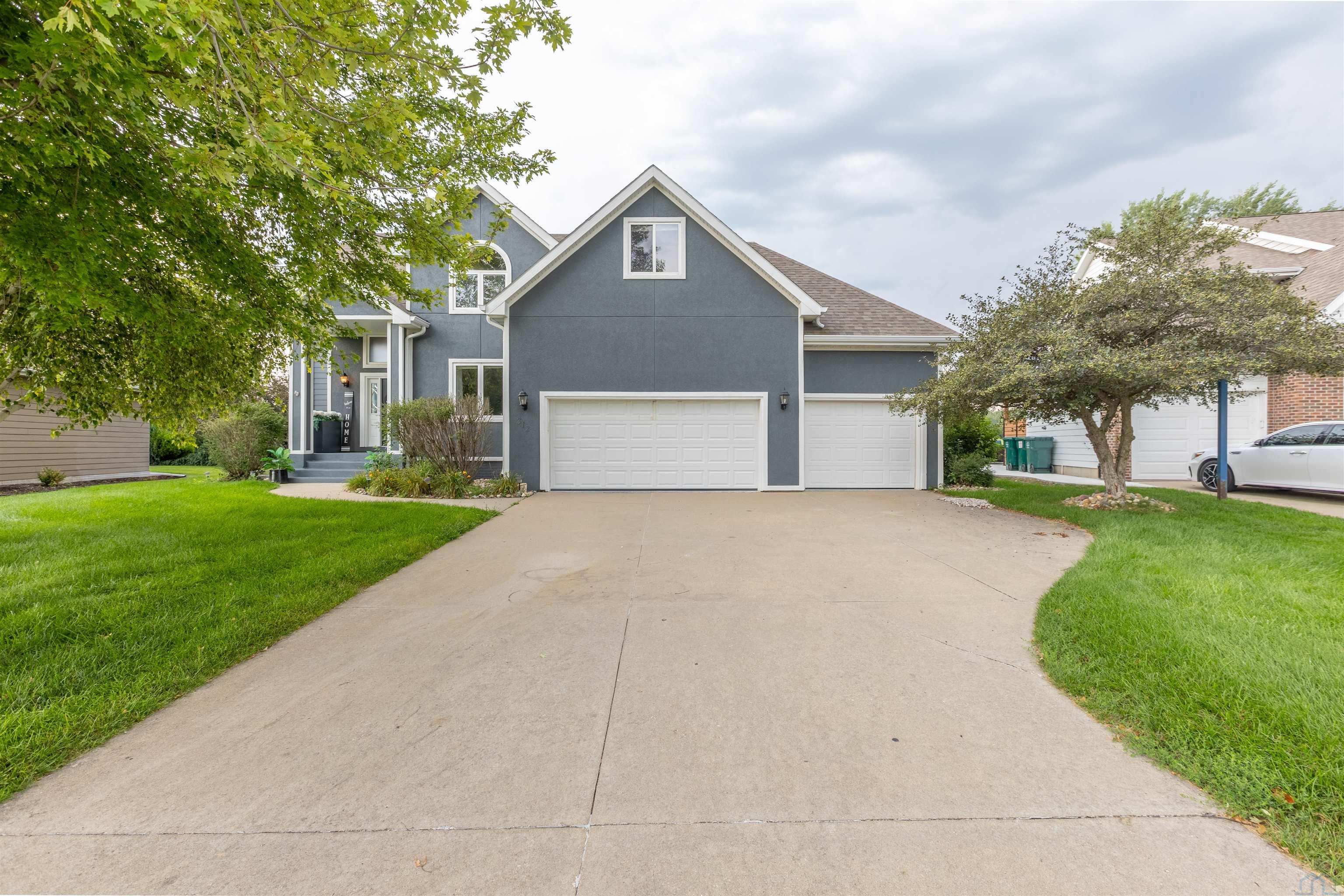 312 INVERNESS TRL, Dakota Dunes, SD 57049 