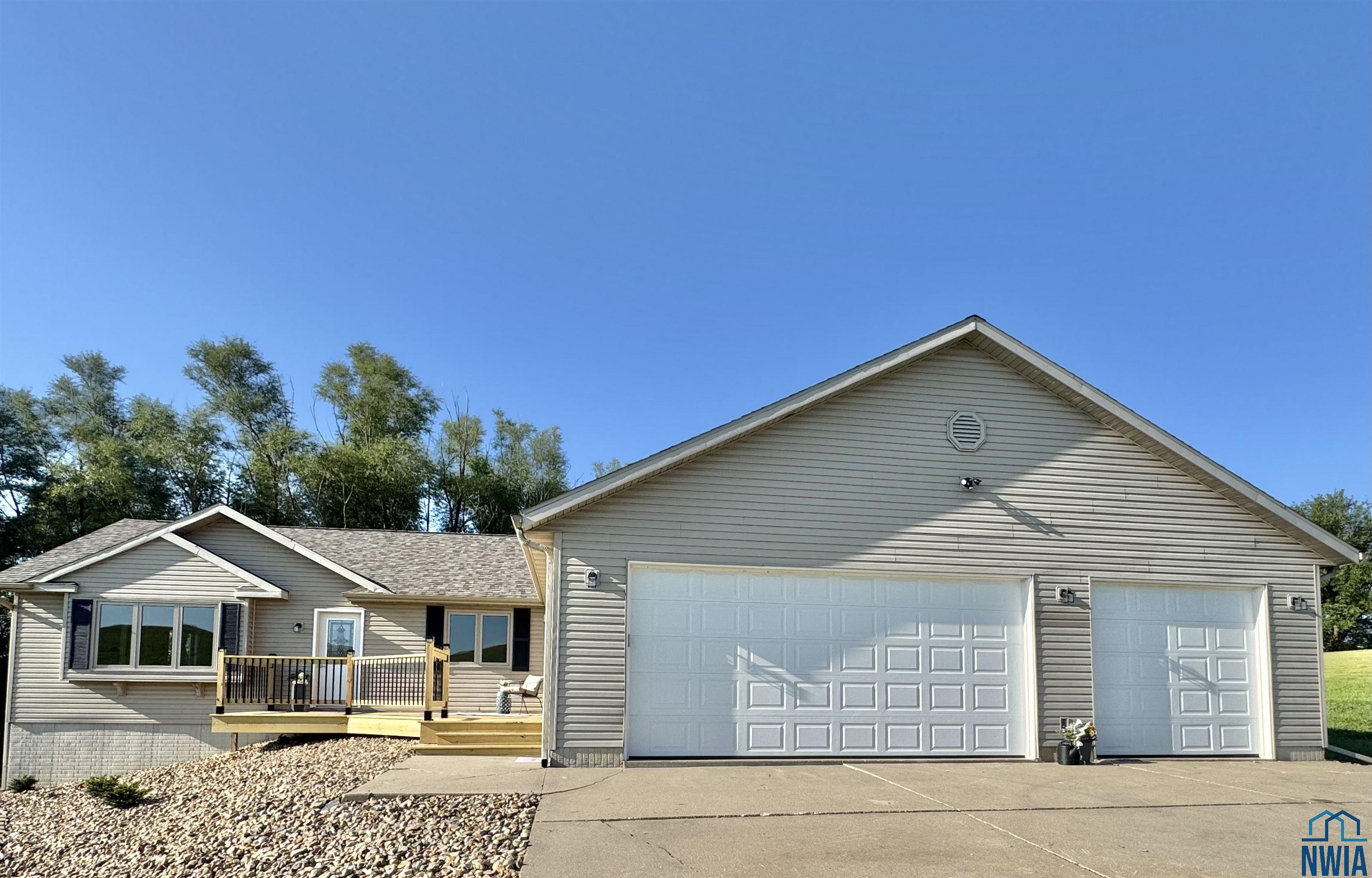 23689 C60, Hinton, IA 51024 