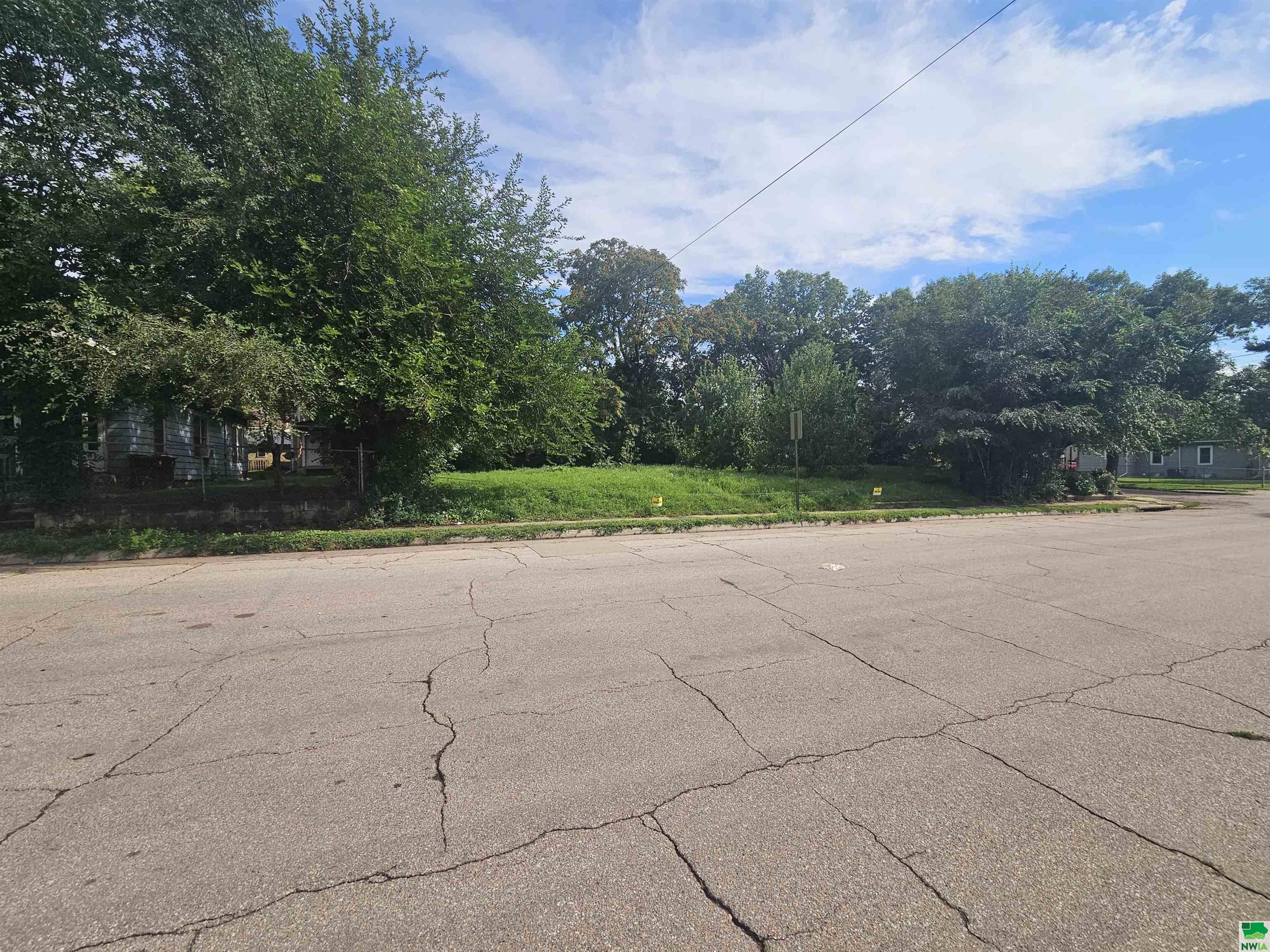 1201-03 W 3rd St, Sioux City, IA 51103 
