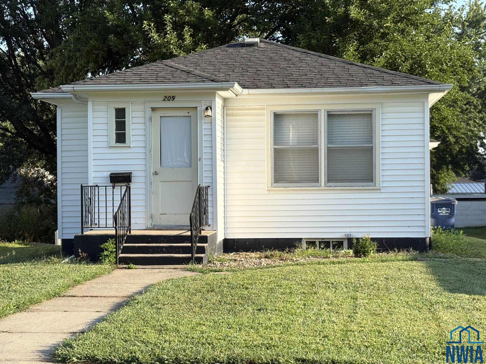 209 3RD ST NW						  						 , Orange City						 , IA						  51041						  