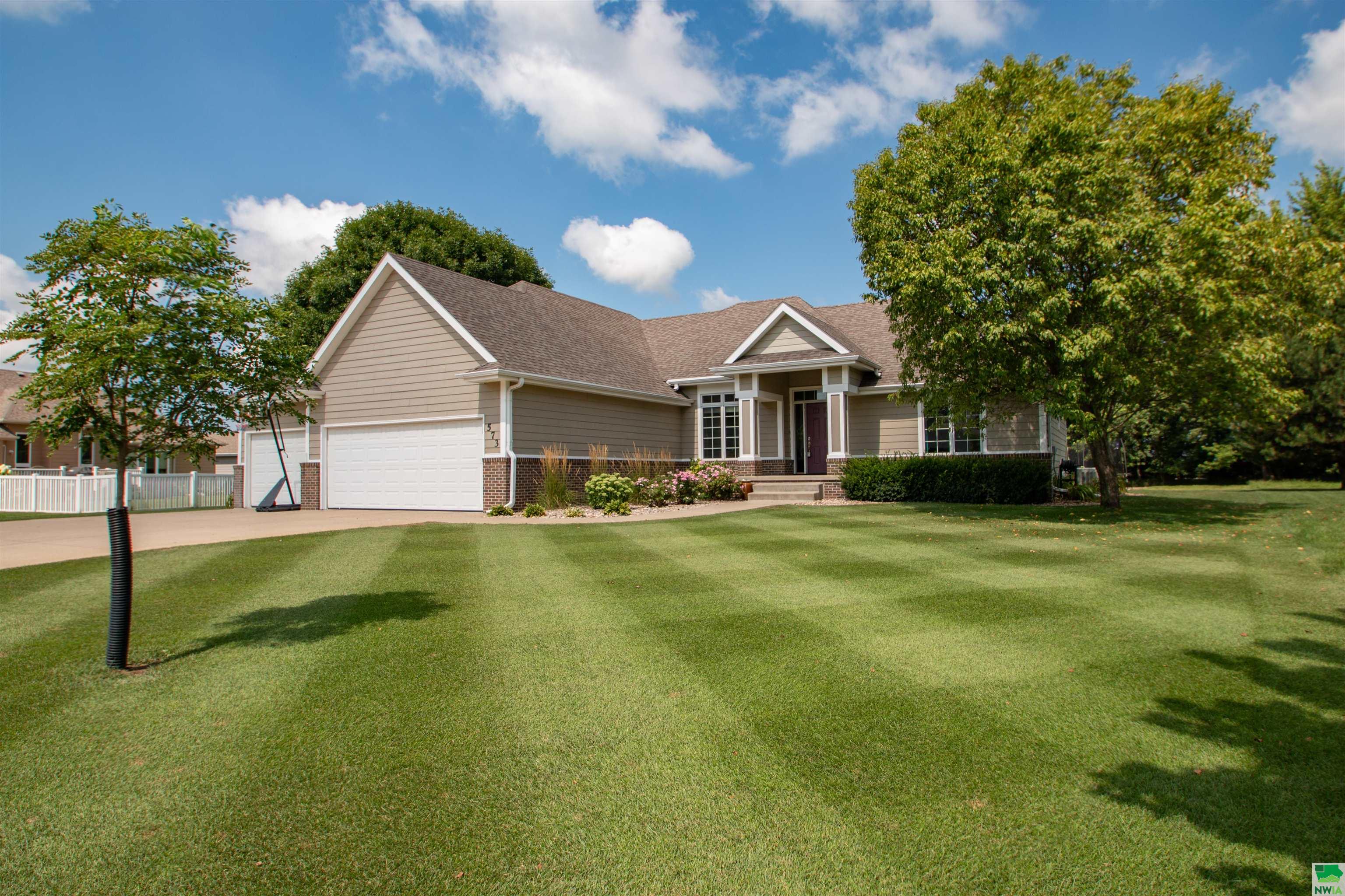 573 Oxbow Trail, Dakota Dunes, SD 57049 