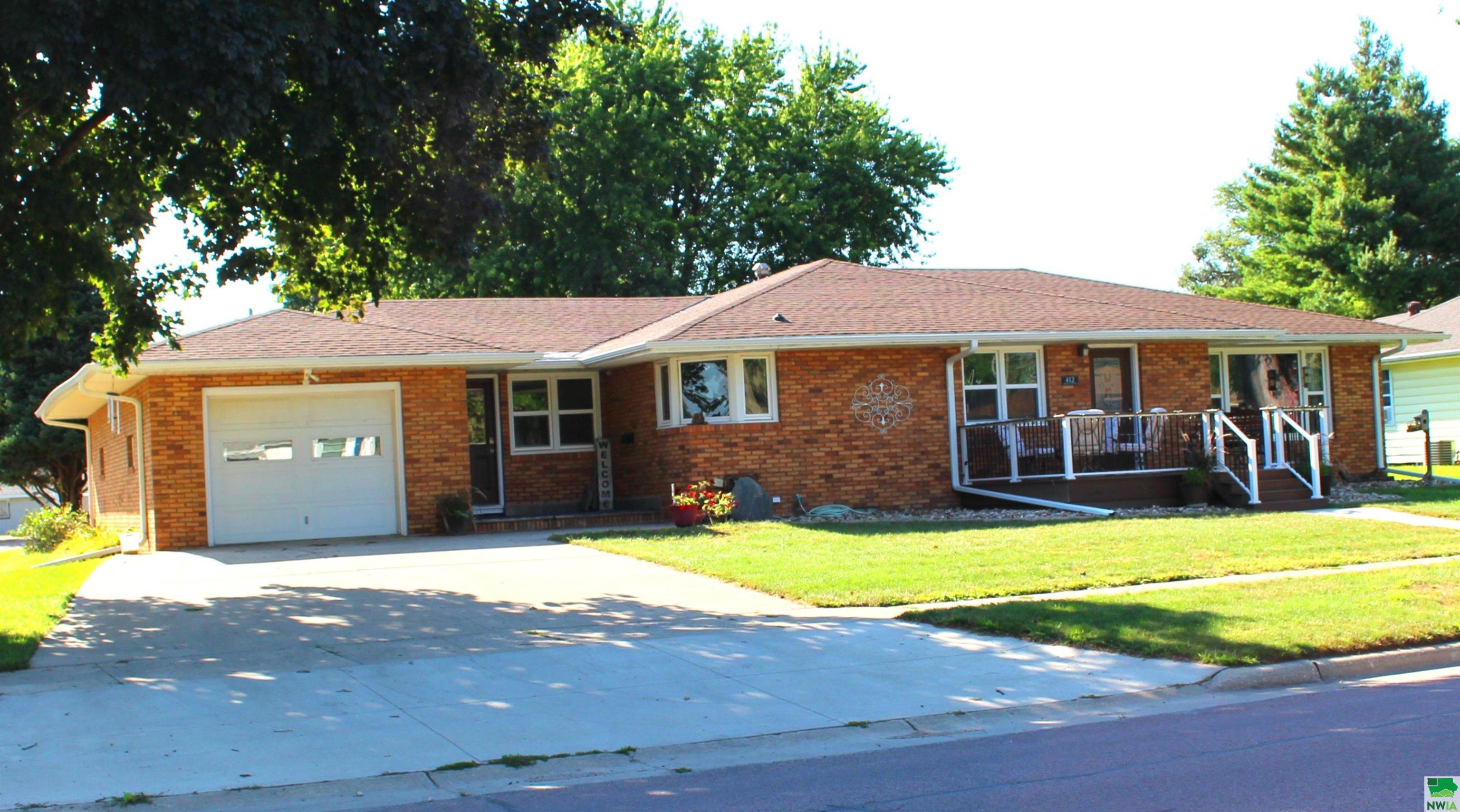 412 Washington Ave, Sheldon, IA 51201 