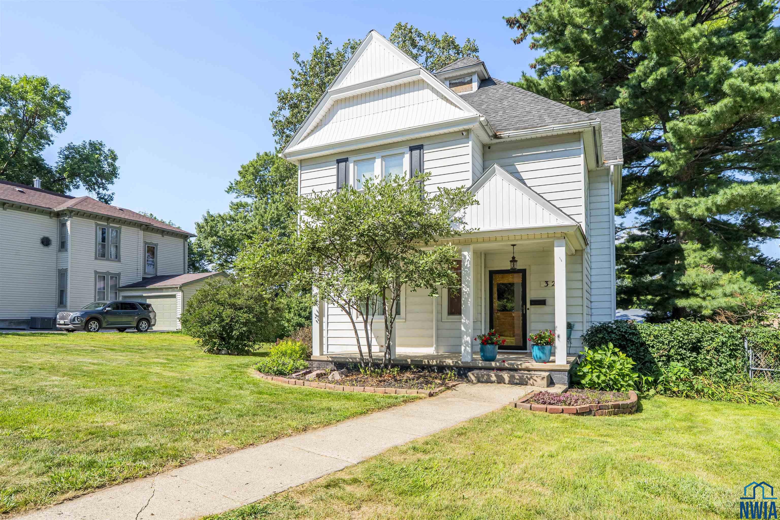 321 2nd Ave SE, LeMars, IA 51031 