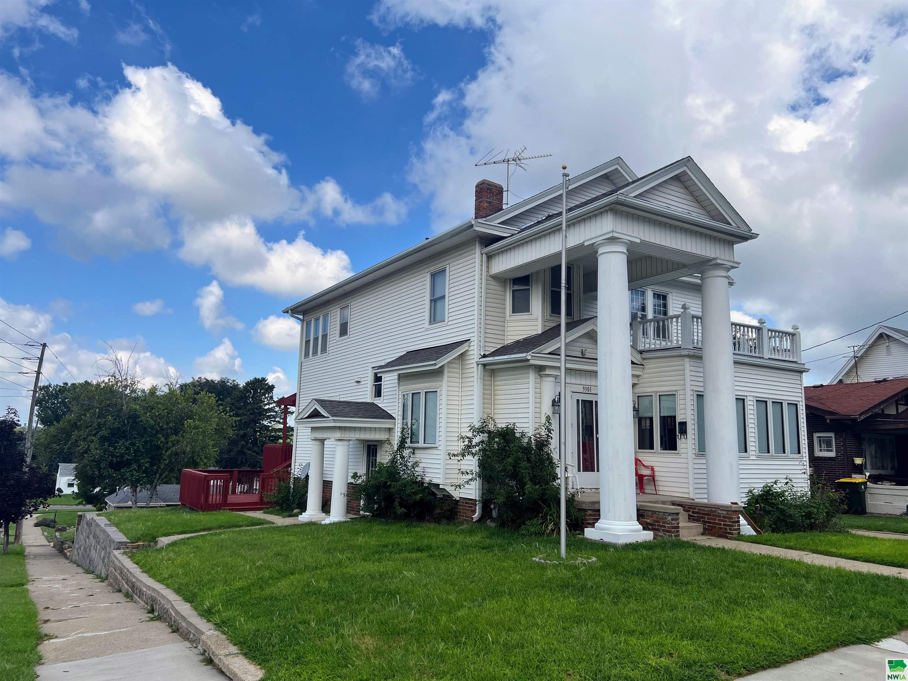 3301 JACKSON ST, Sioux City, IA 51104 
