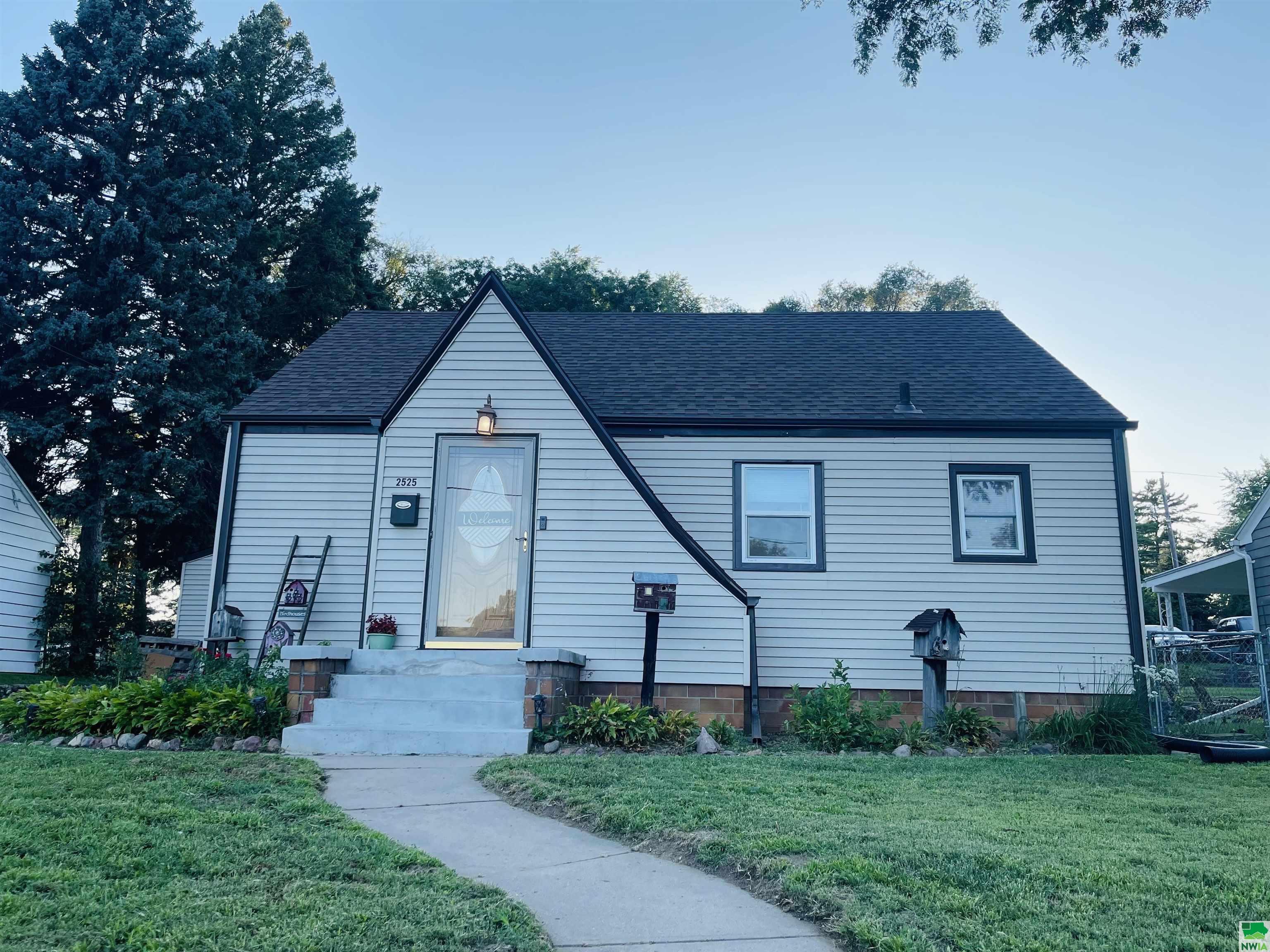 2525 Saint Aubin St. S, Sioux City, IA 51106 