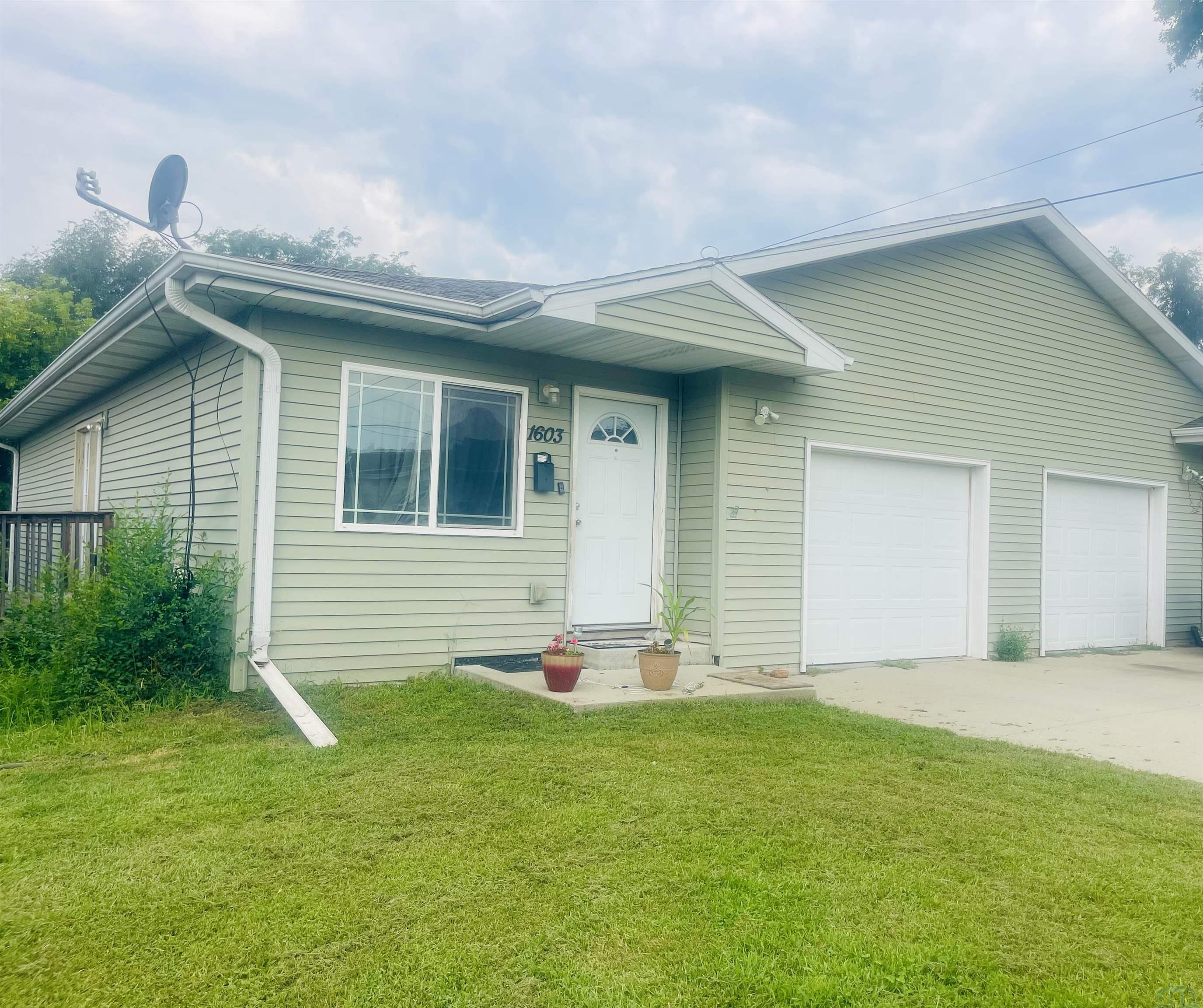 1601-03 S. Irene, Sioux City, IA 51106 