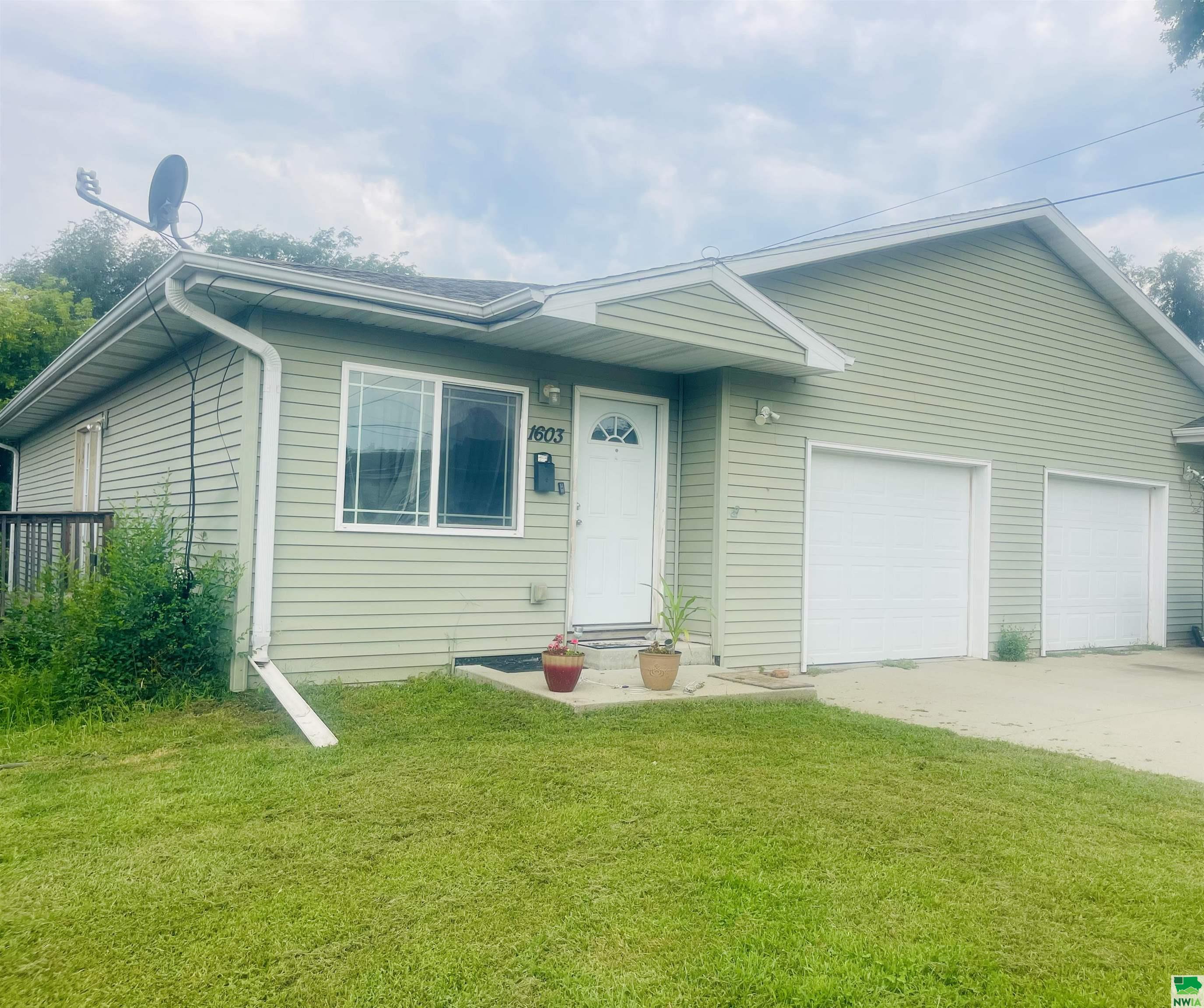 1601-03 S. Irene, Sioux City, IA 51106 
